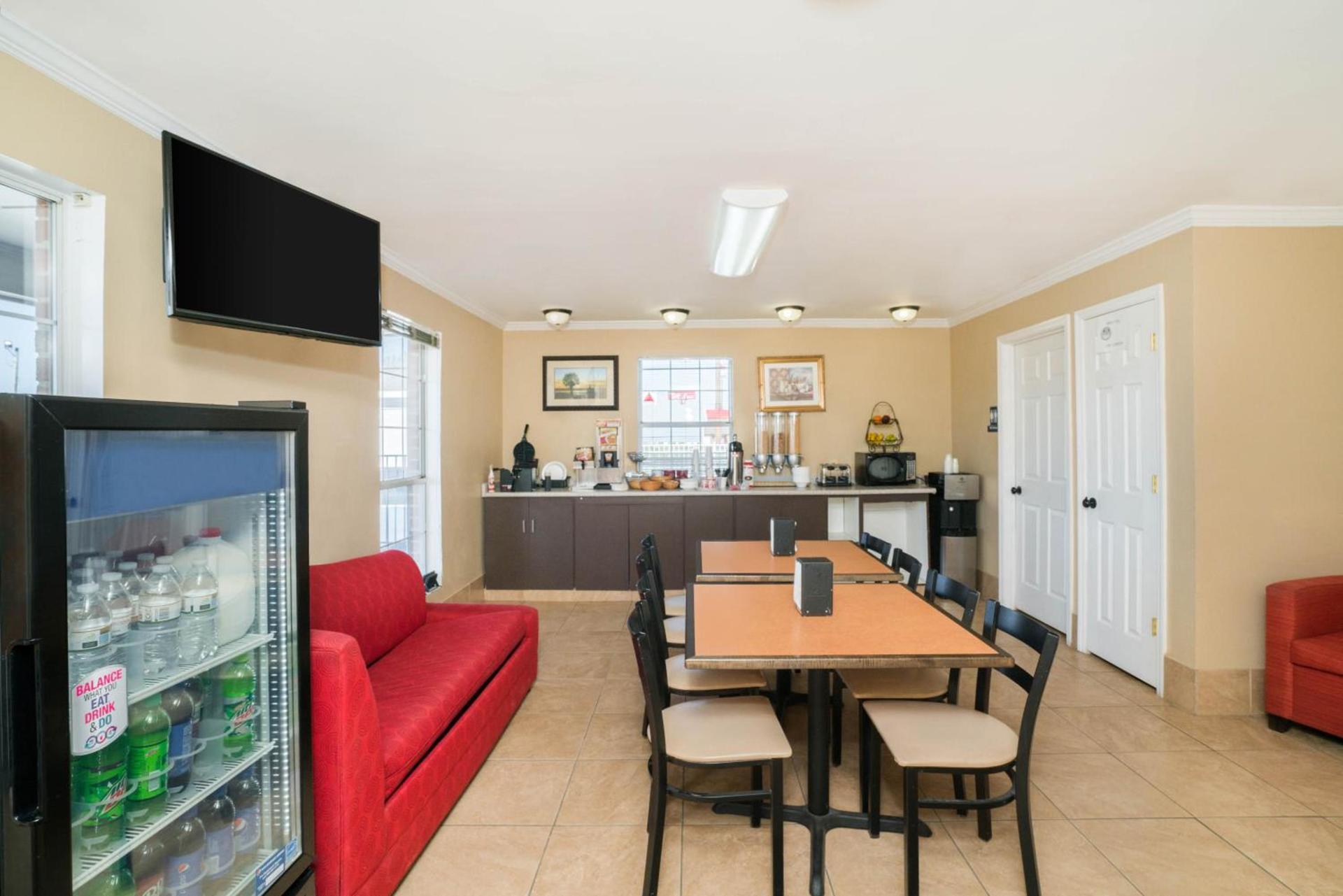 Travelodge by Wyndham Santee photo 11