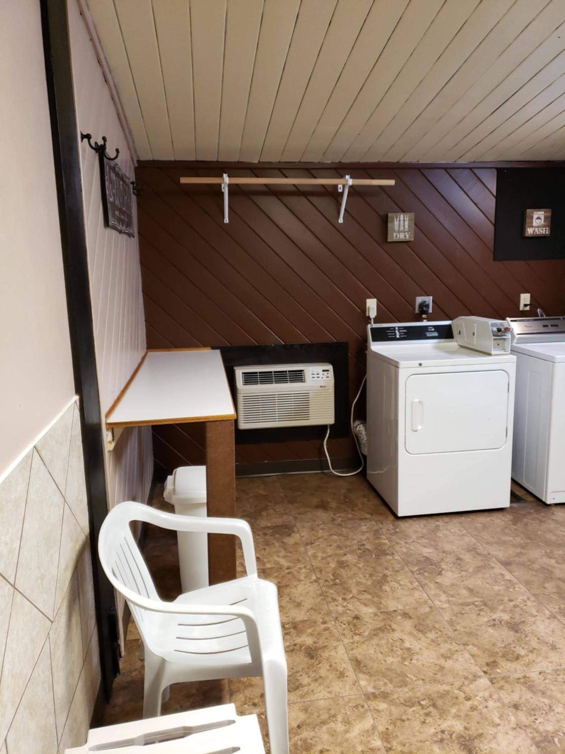 Super 8 by Wyndham North Platte photo 12