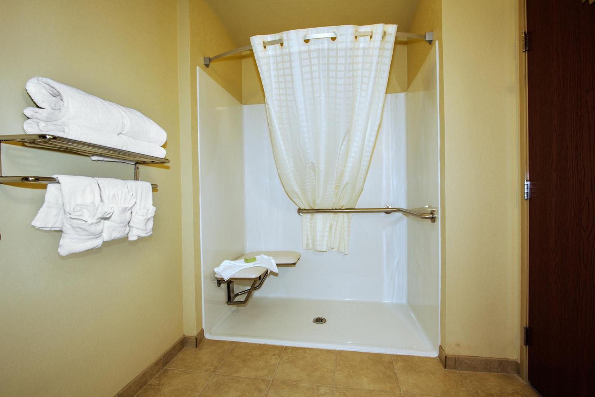 Cobblestone Inn & Suites - Corry photo 17