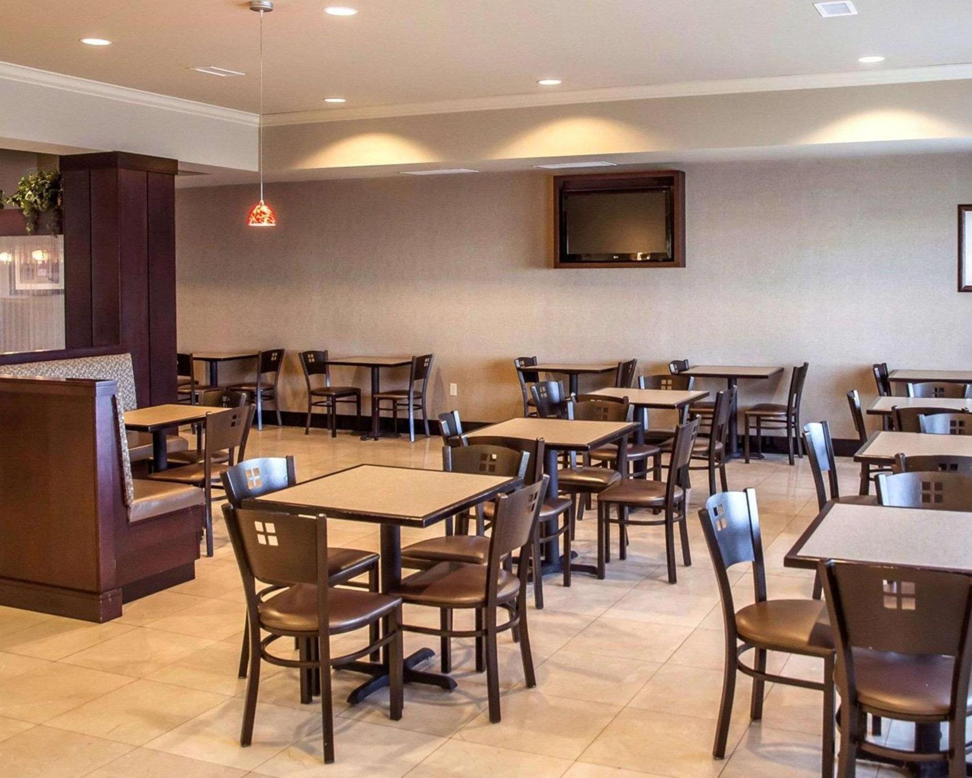 Spark by Hilton Cincinnati Fairfield photo 36