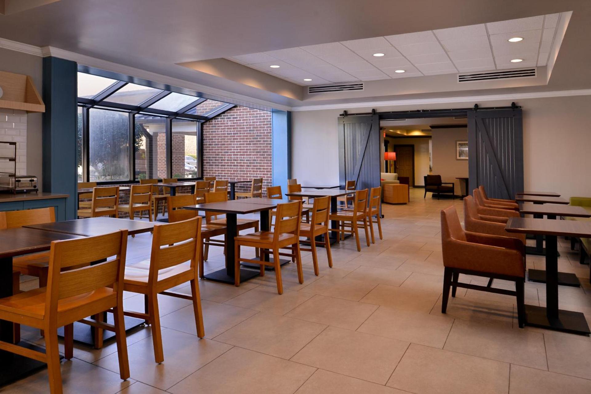 Country Inn & Suites by Radisson Raleigh-Durham Airport NC photo 49