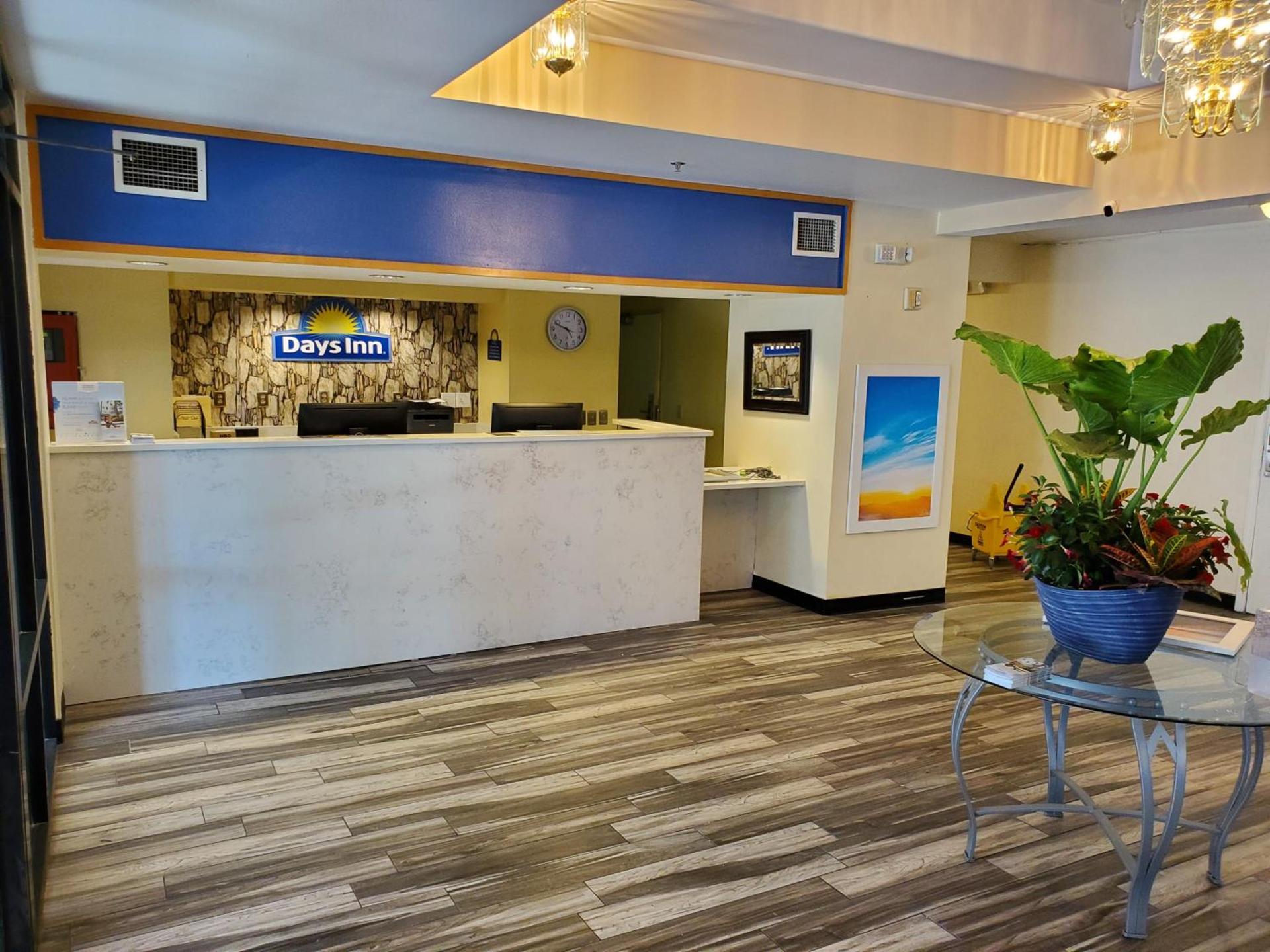 Days Inn by Wyndham Macon I-75 North photo 6