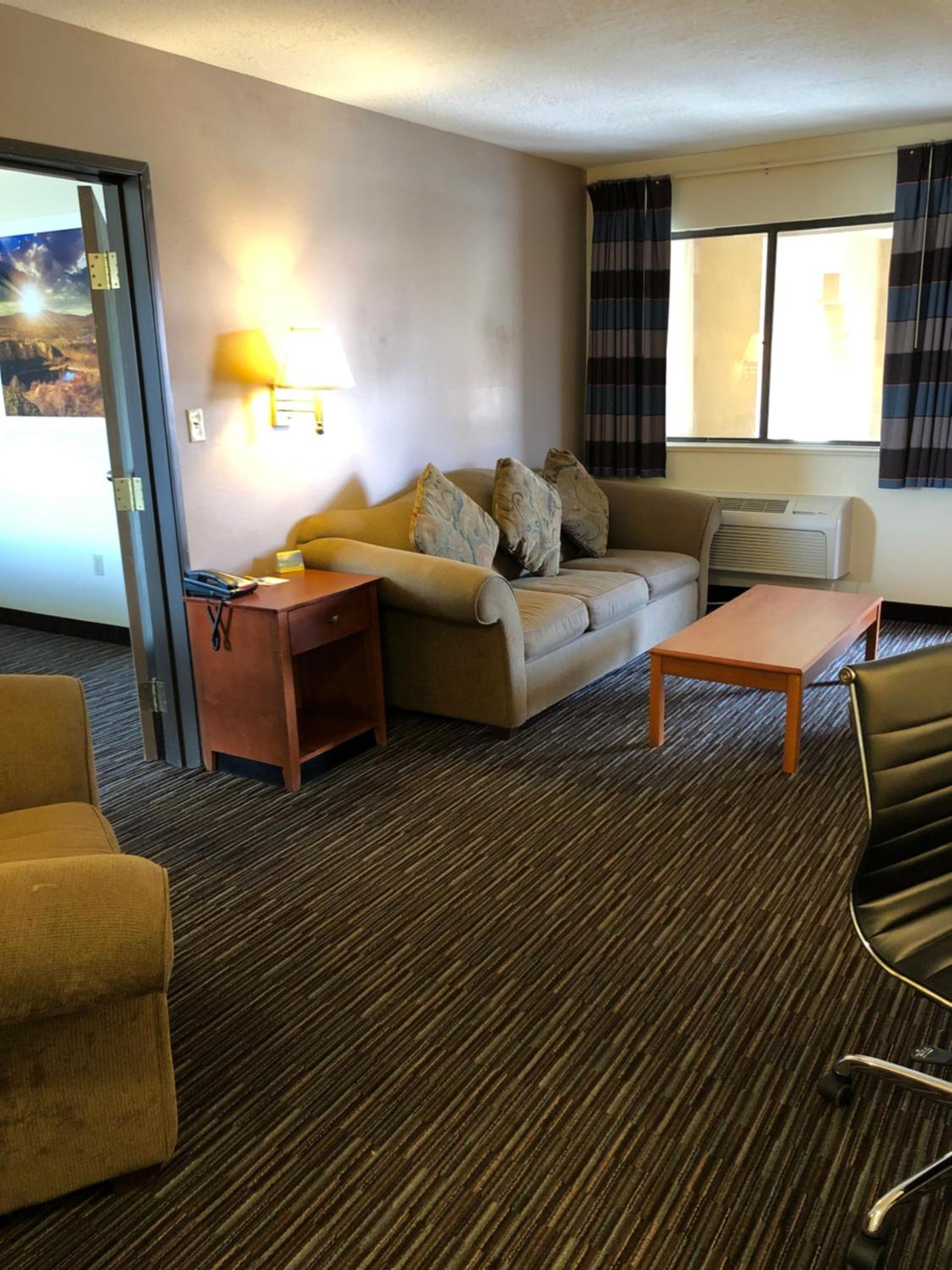Days Inn by Wyndham Rio Rancho photo 13