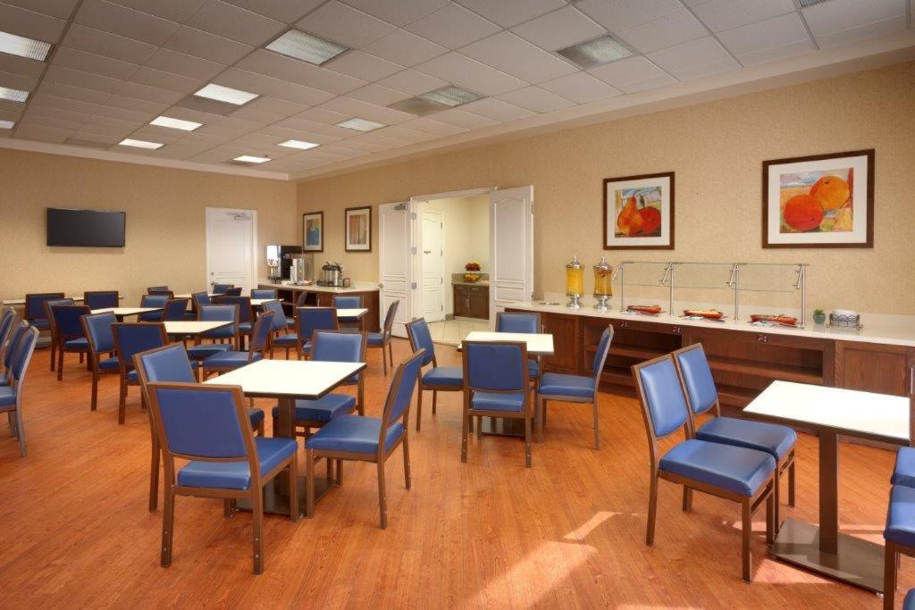 Cortona Inn and Suites Anaheim Resort photo 2