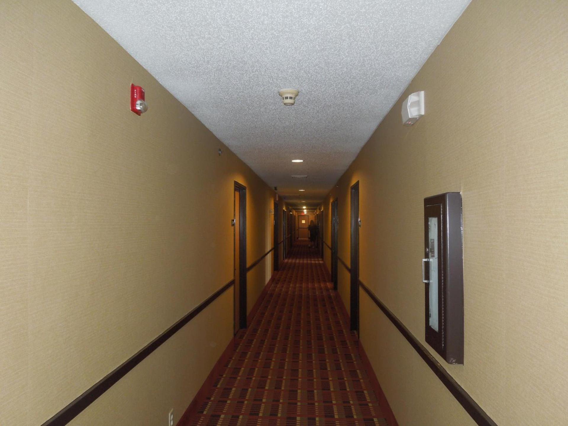 Super 8 by Wyndham Seville photo 32