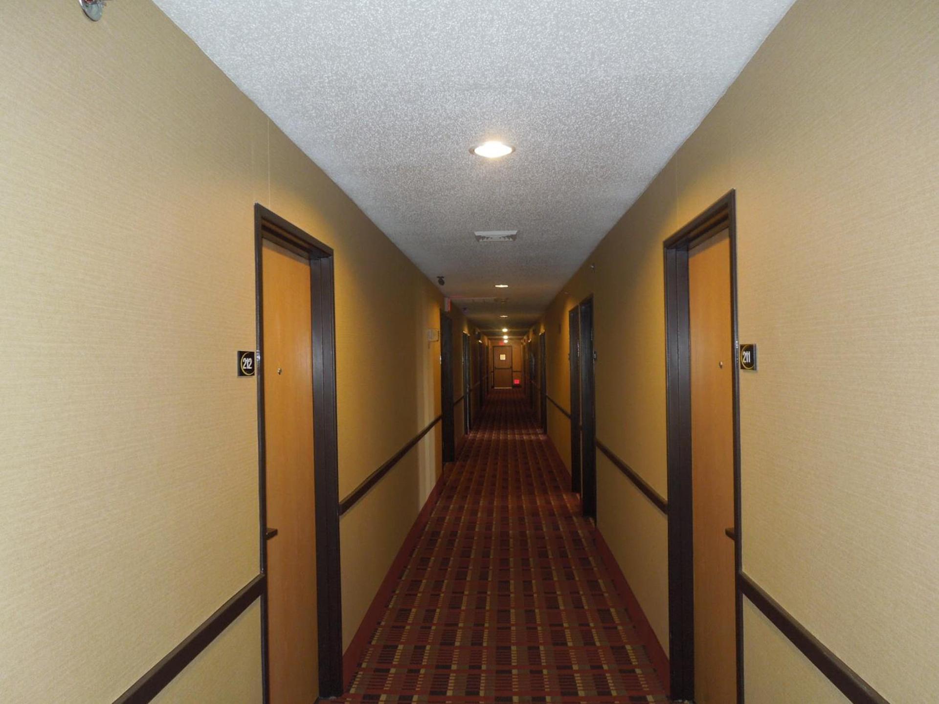 Super 8 by Wyndham Seville photo 35