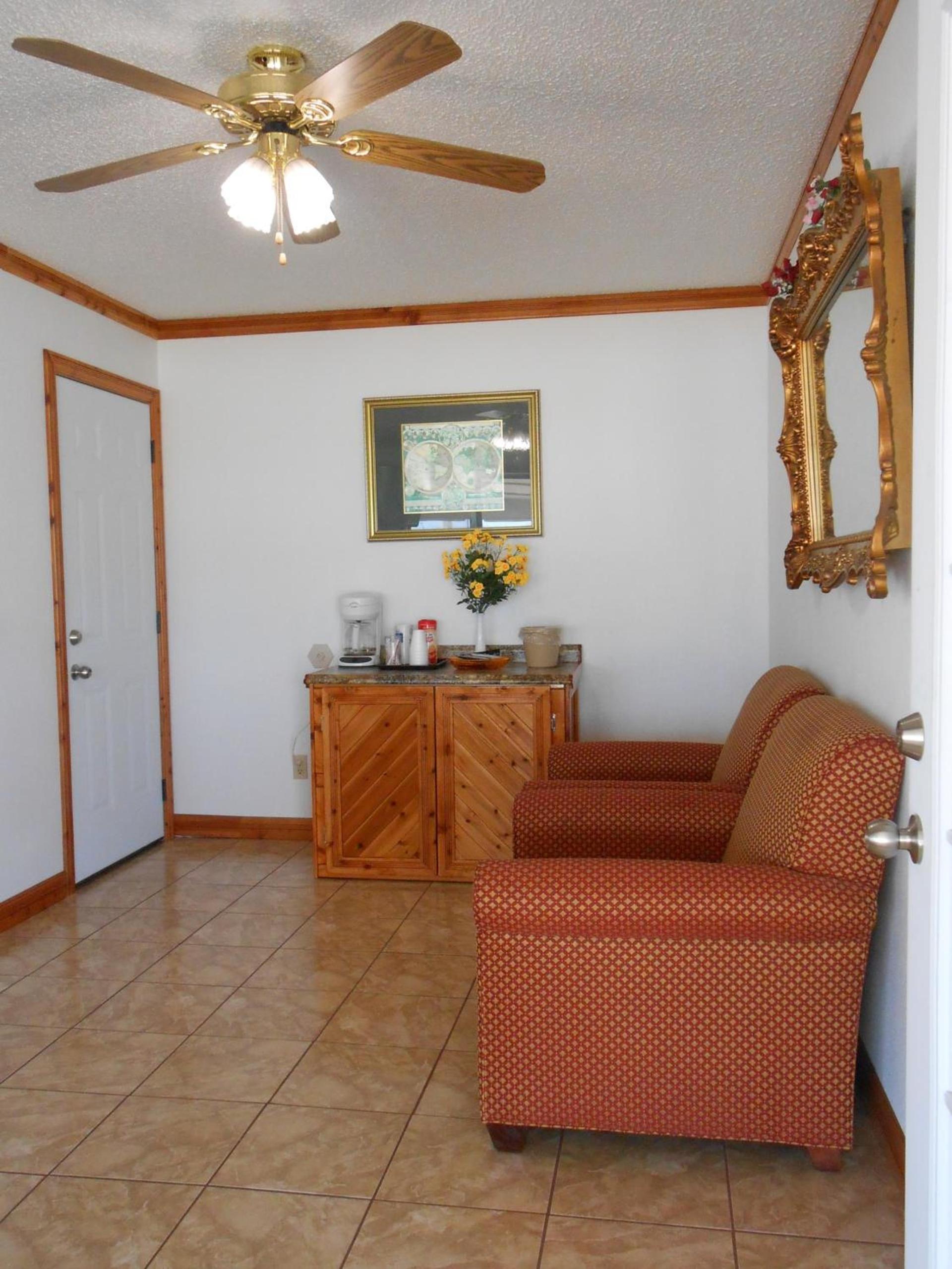 Budget Inn and Suites Siloam Springs photo 4