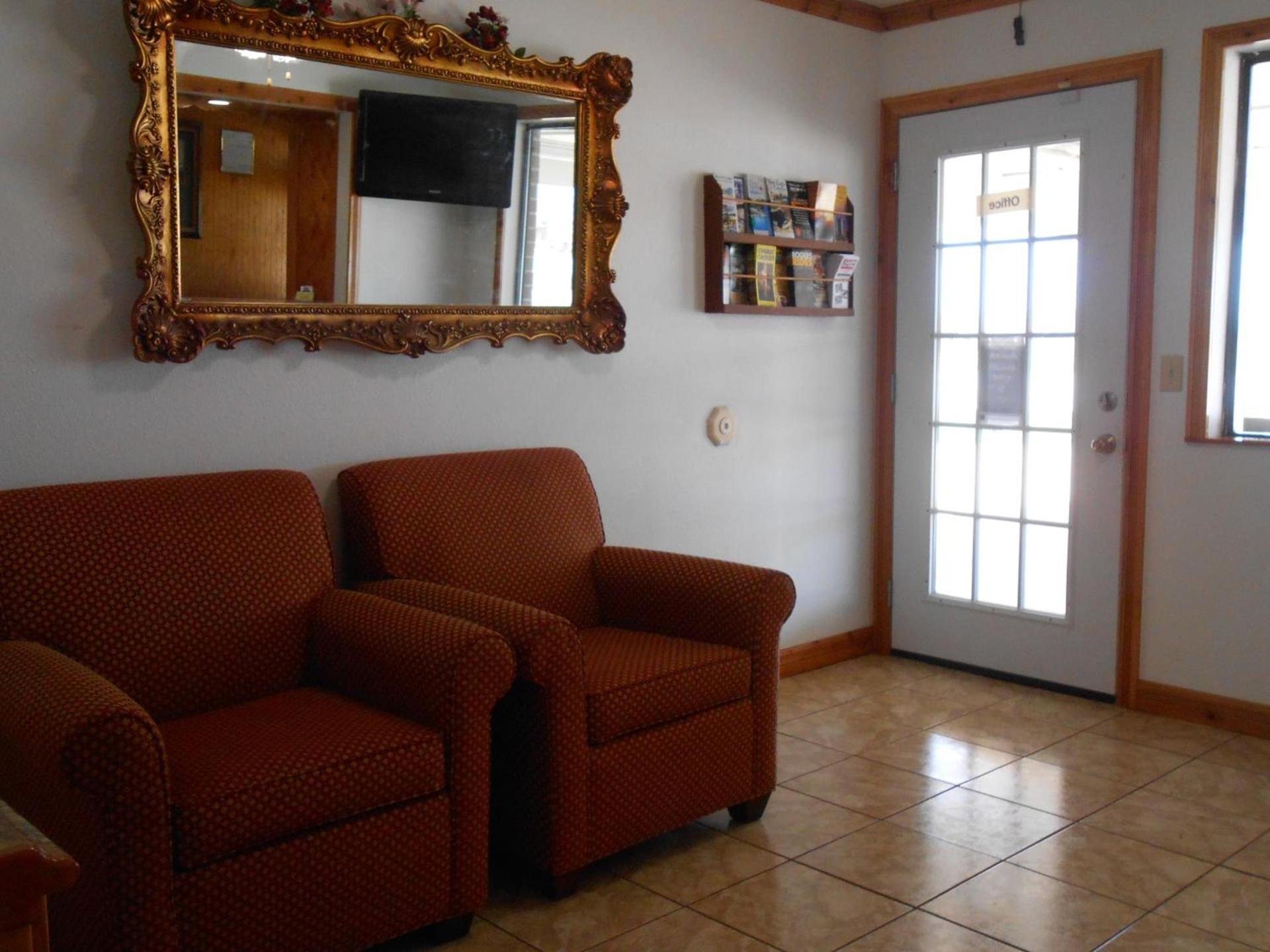 Budget Inn and Suites Siloam Springs photo 3