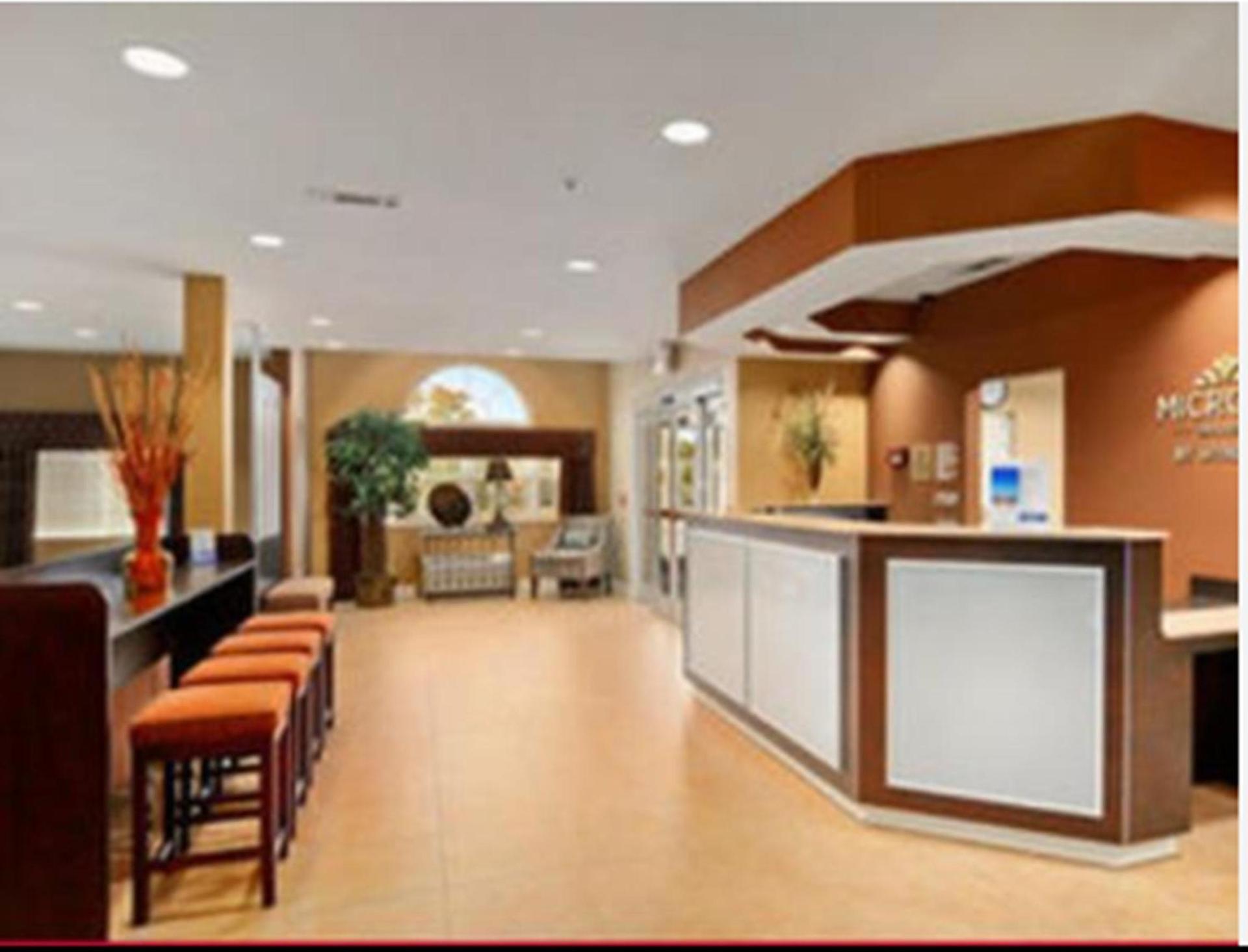 Microtel Inn & Suites by Wyndham Ozark photo 3