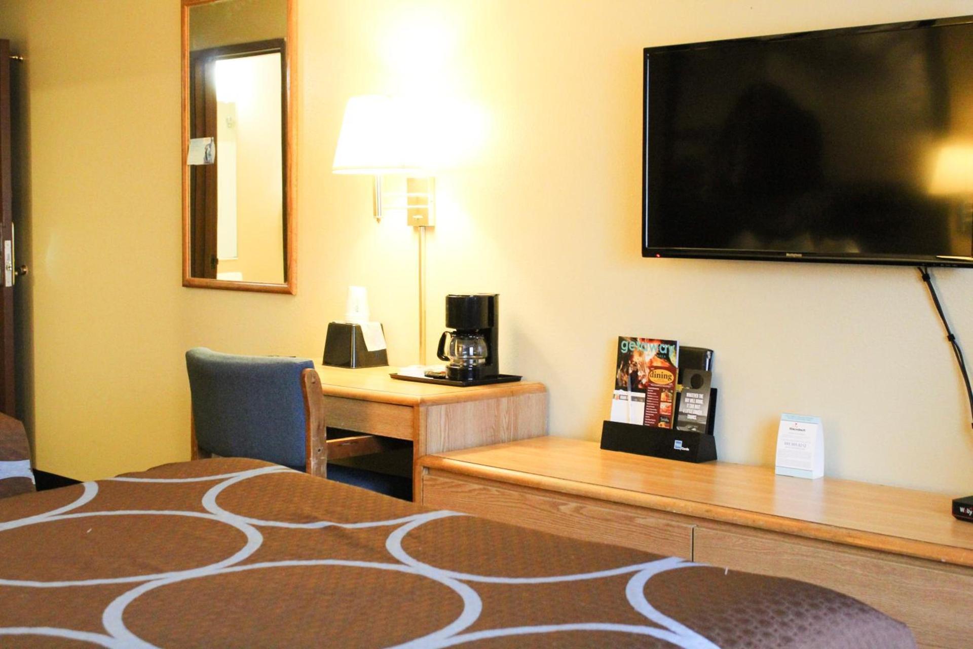 Super 8 by Wyndham Carson City Lake Tahoe photo 40