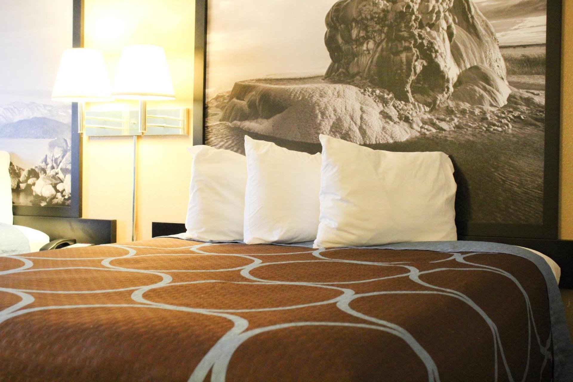 Super 8 by Wyndham Carson City Lake Tahoe photo 14
