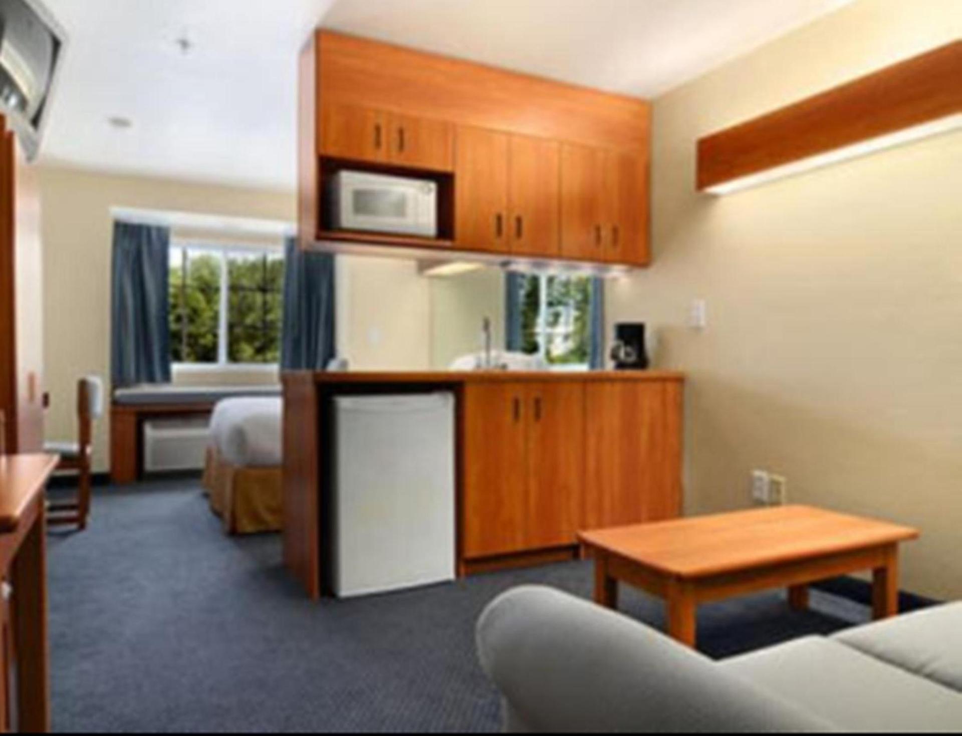 SureStay by Best Western Huntsville East photo 27