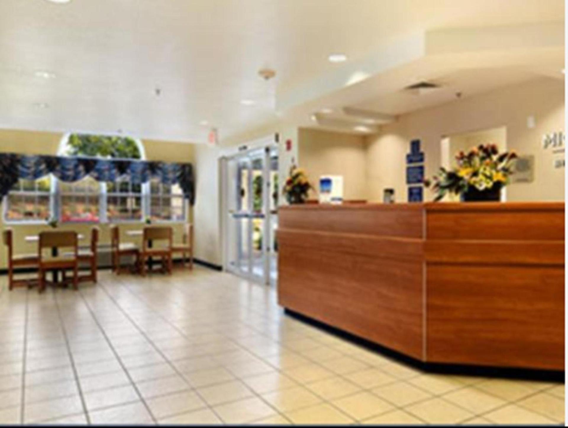 SureStay by Best Western Huntsville East photo 12