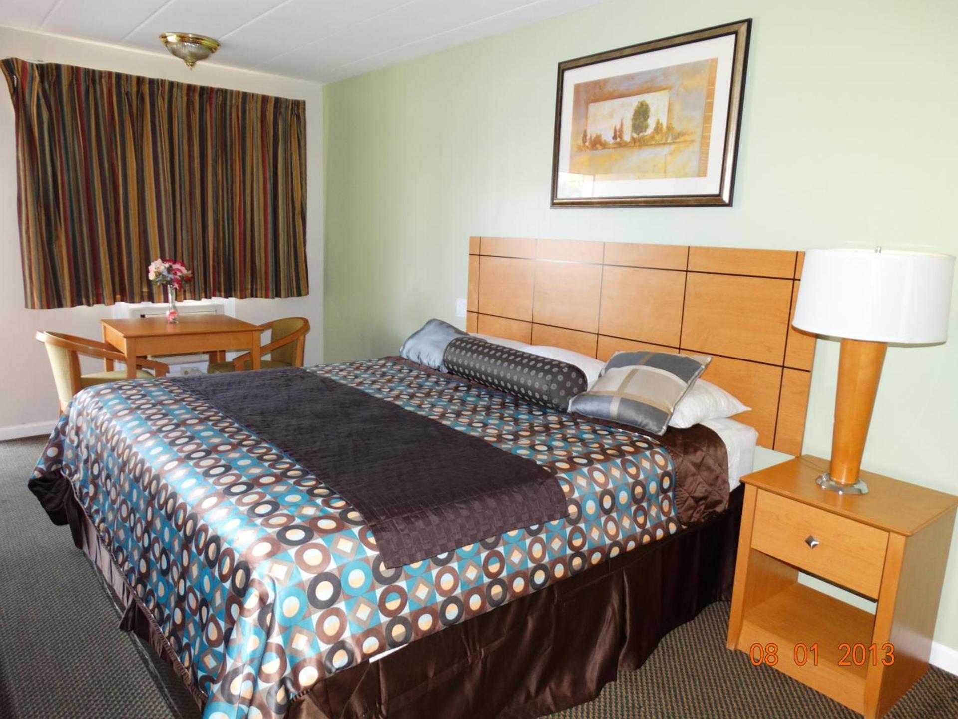 Colony Motel photo 5