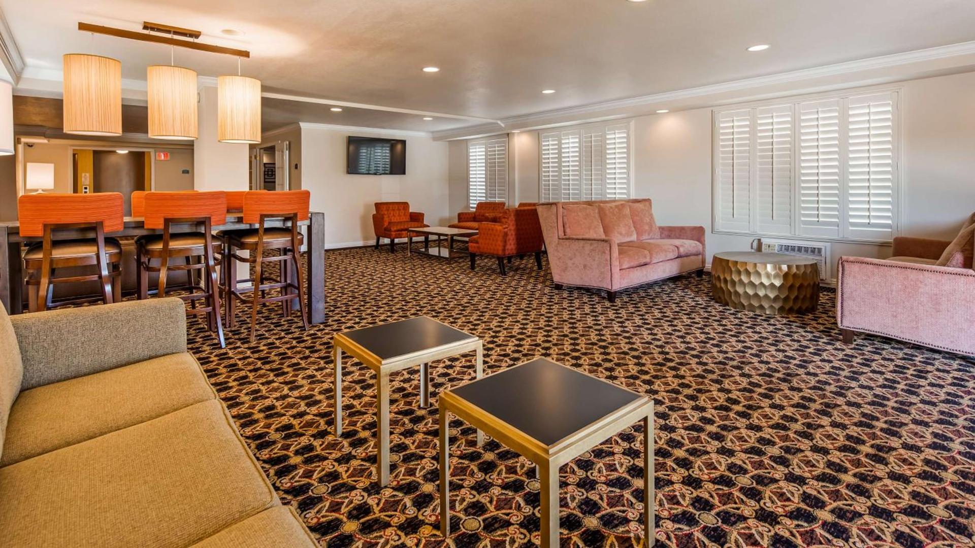Lompoc Valley Inn and Suites photo 13