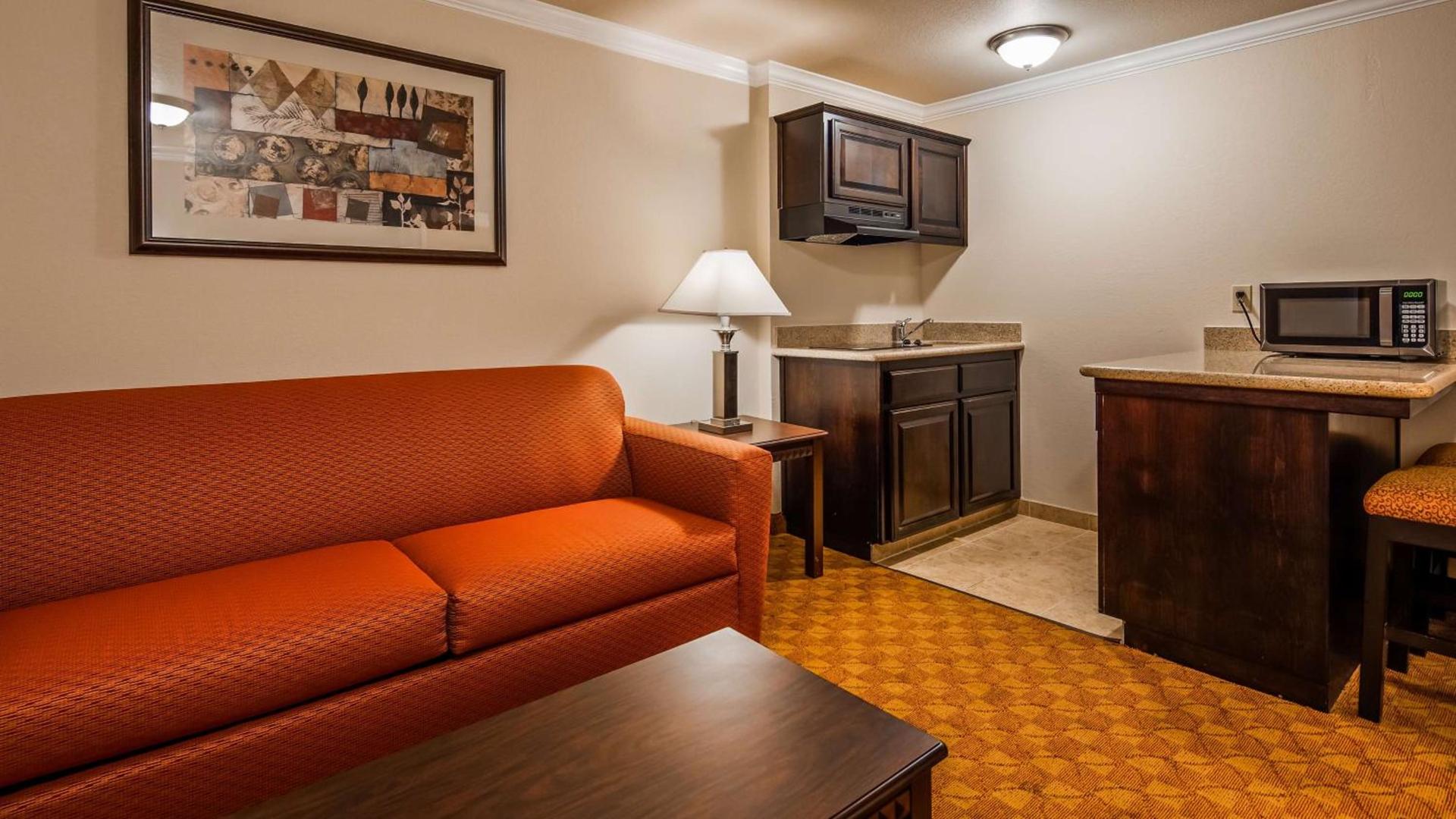 Lompoc Valley Inn and Suites photo 28