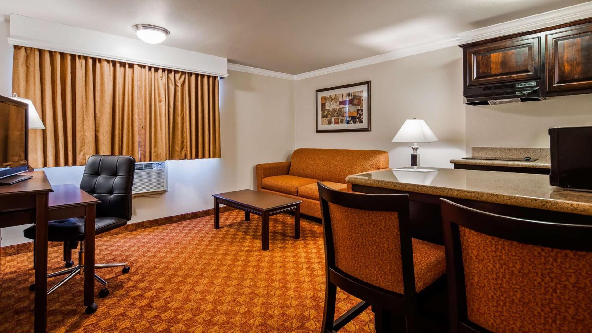 Lompoc Valley Inn and Suites photo 24