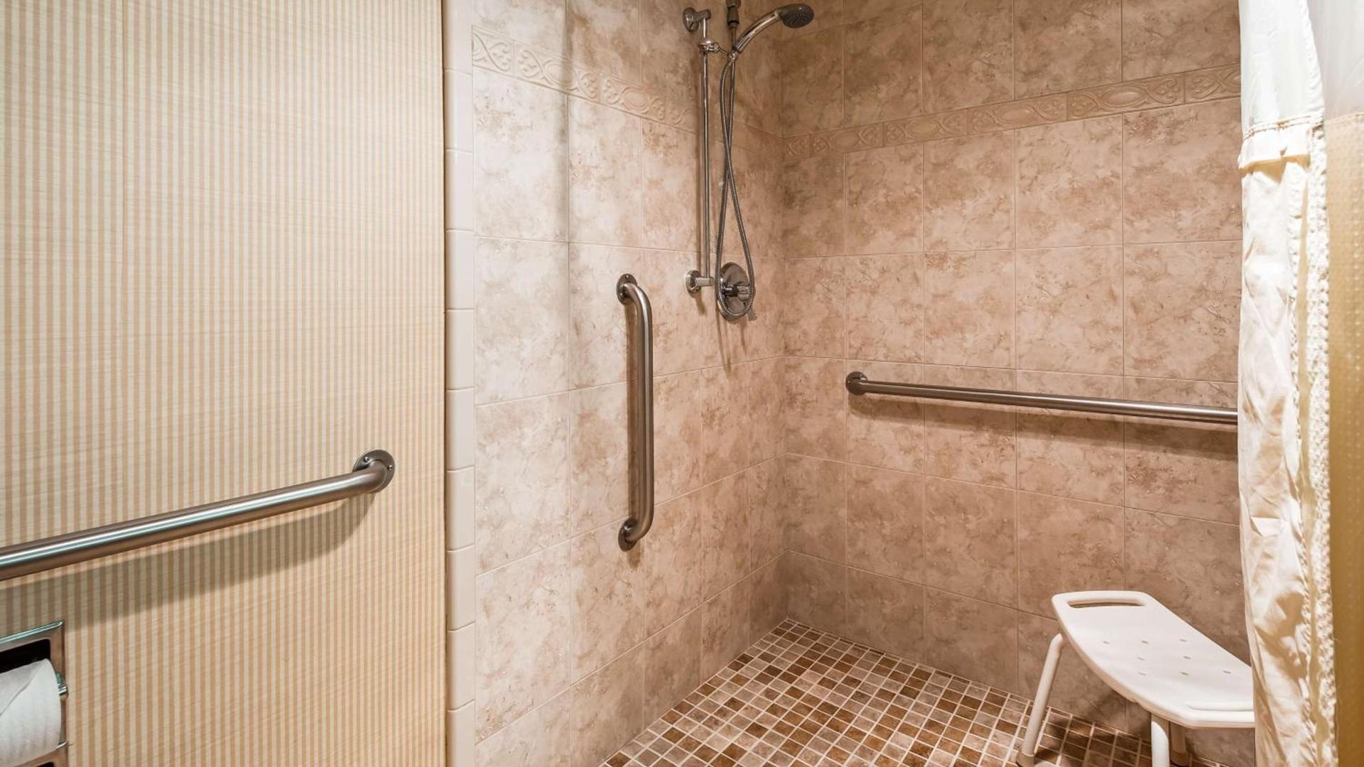 Lompoc Valley Inn and Suites photo 31