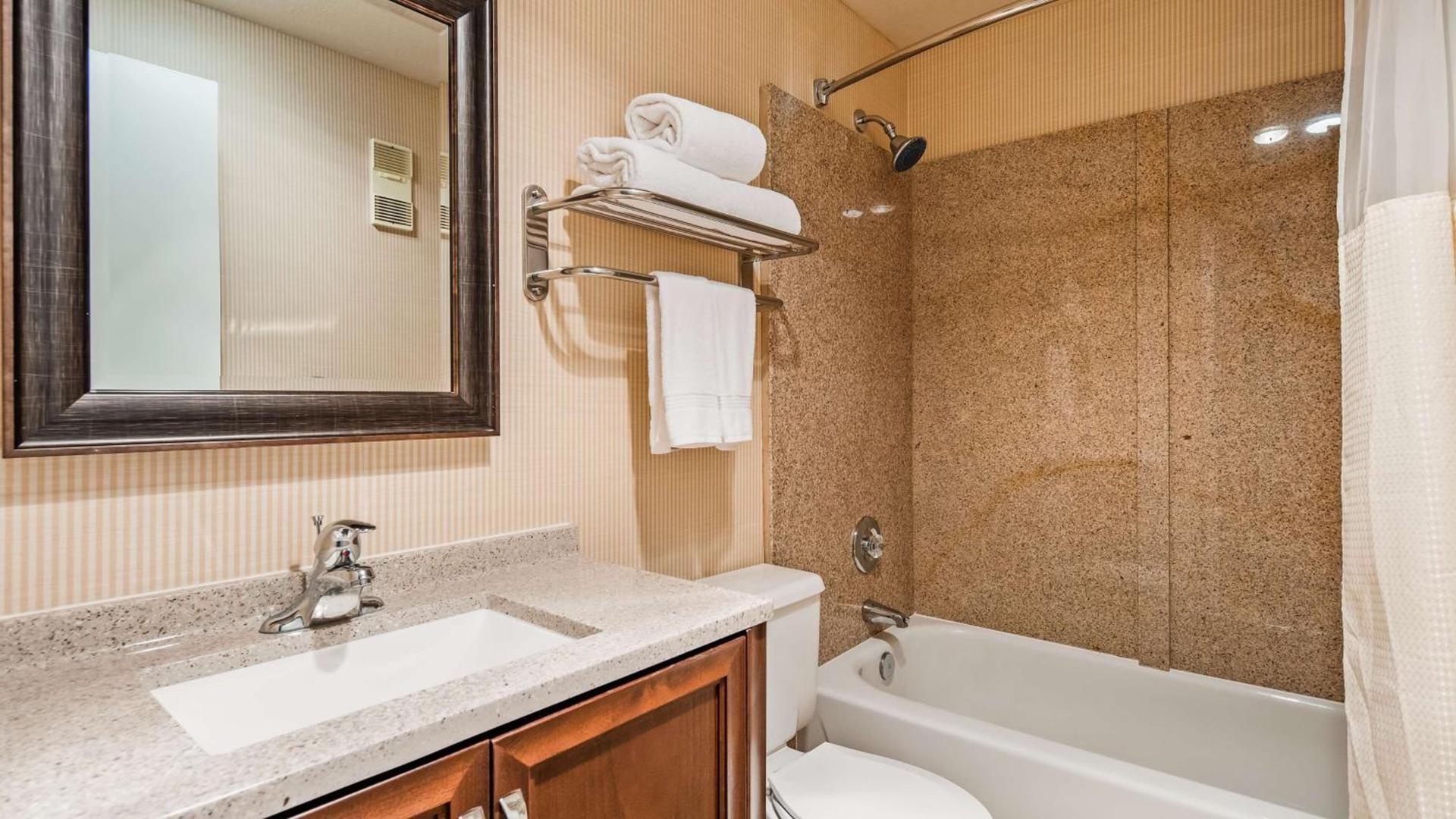 Lompoc Valley Inn and Suites photo 29