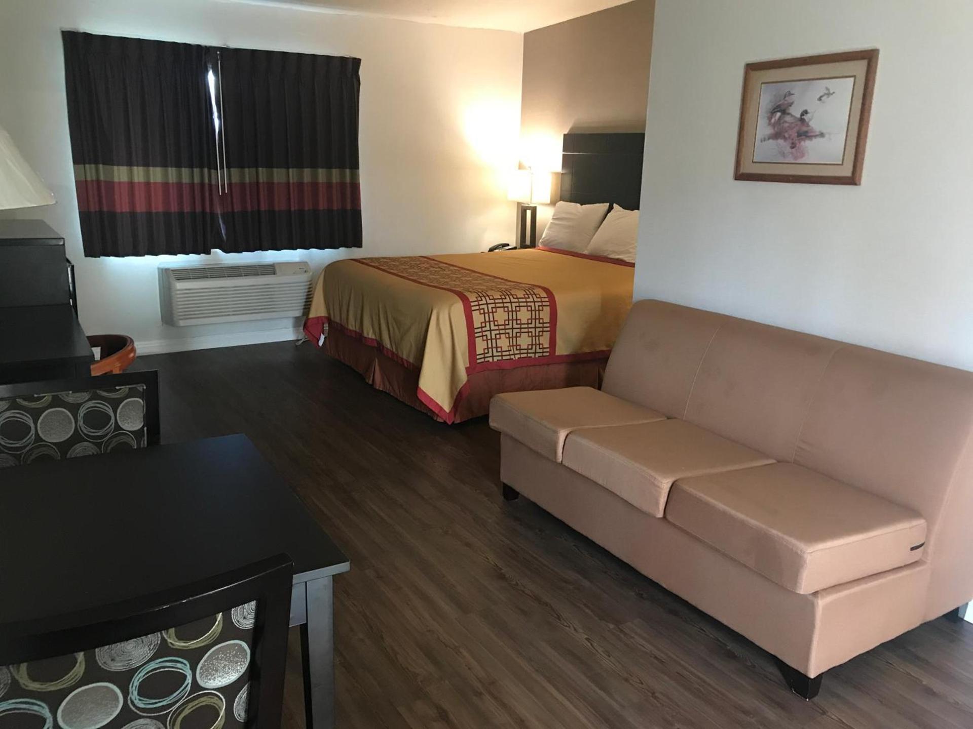 Manhattan Inn & Suites photo 10