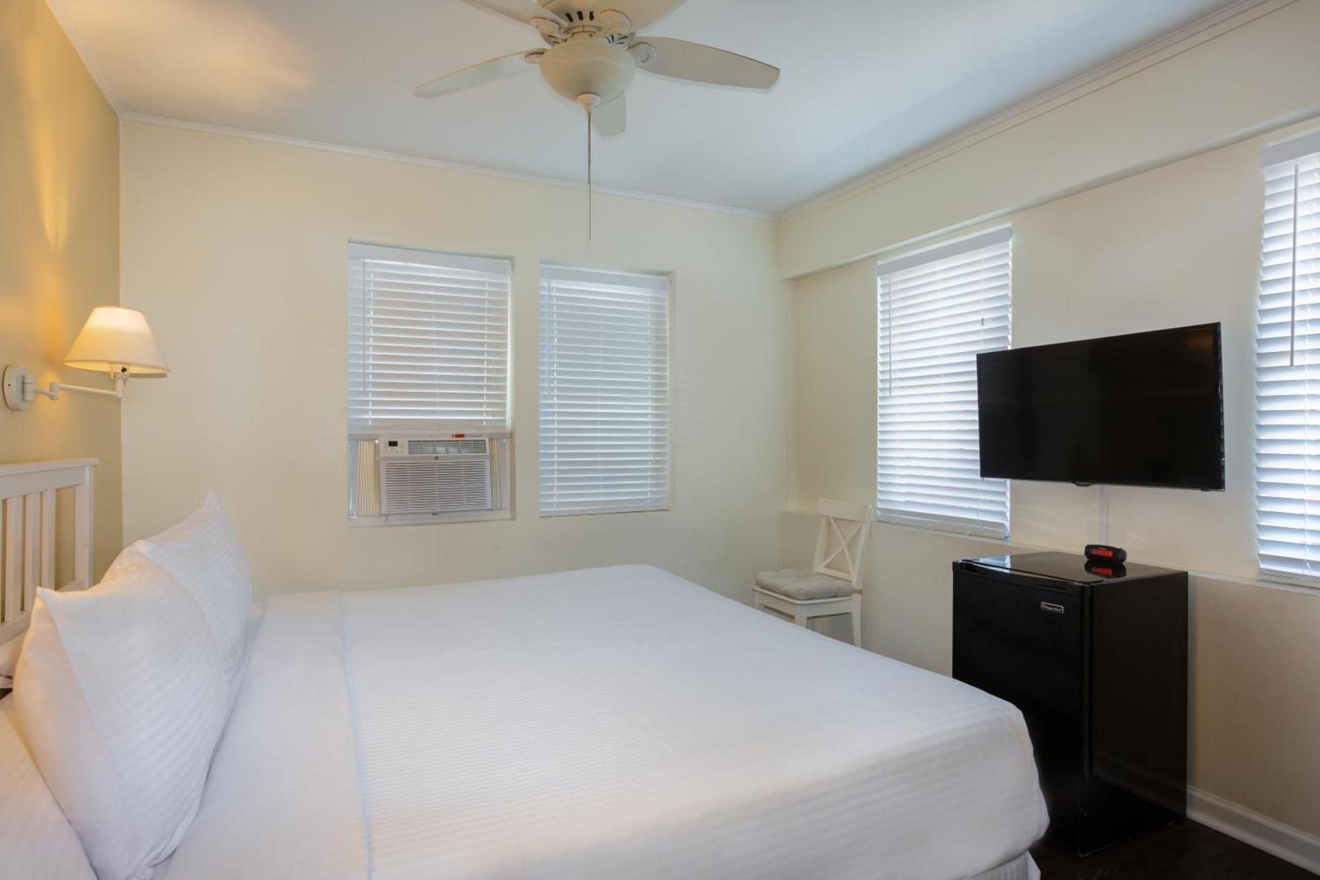 Southernmost Inn Adult Exclusive photo 17