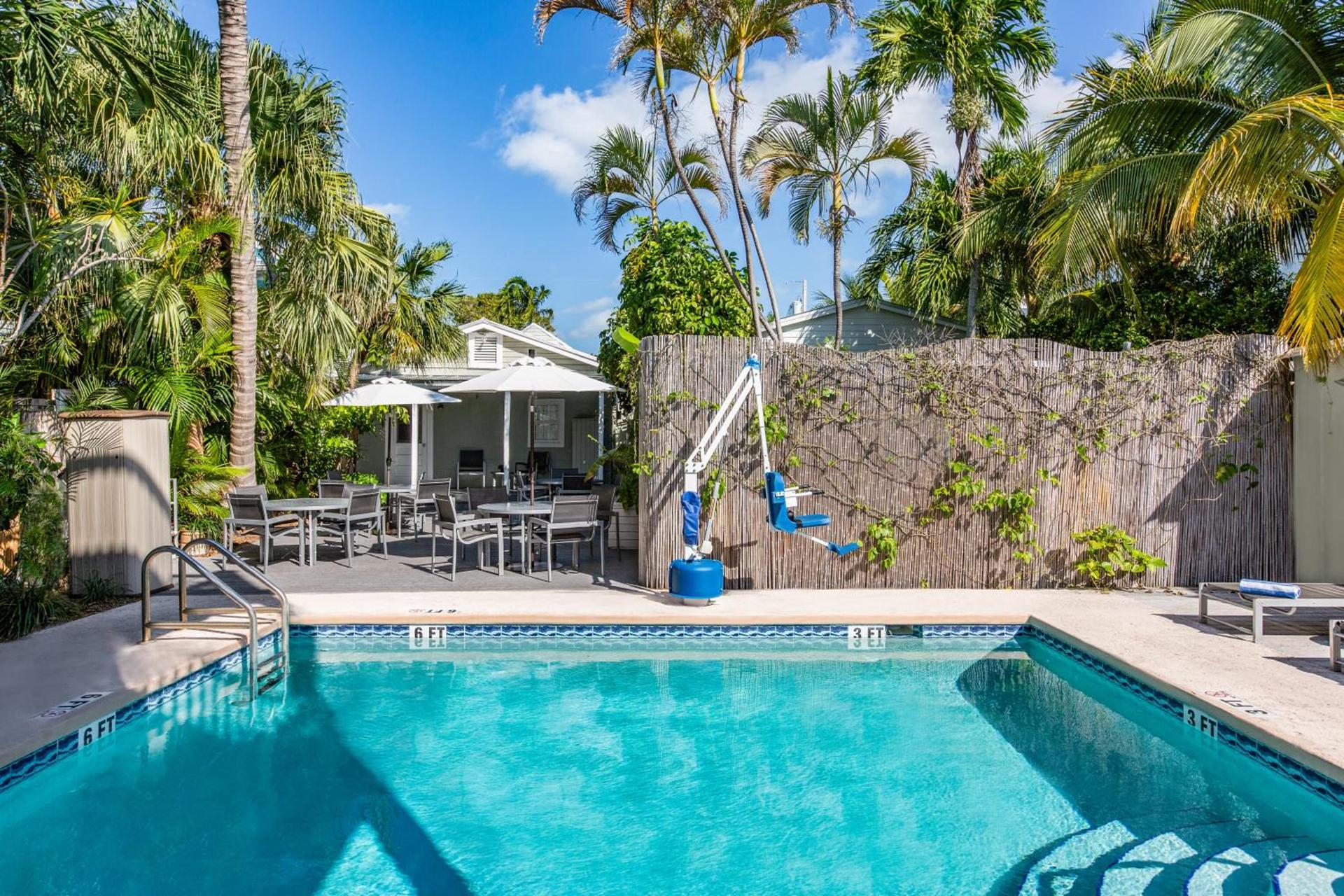 Southernmost Inn Adult Exclusive photo 4