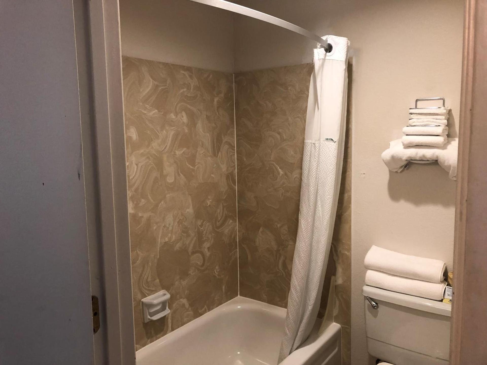 Days Inn by Wyndham Corvallis photo 19