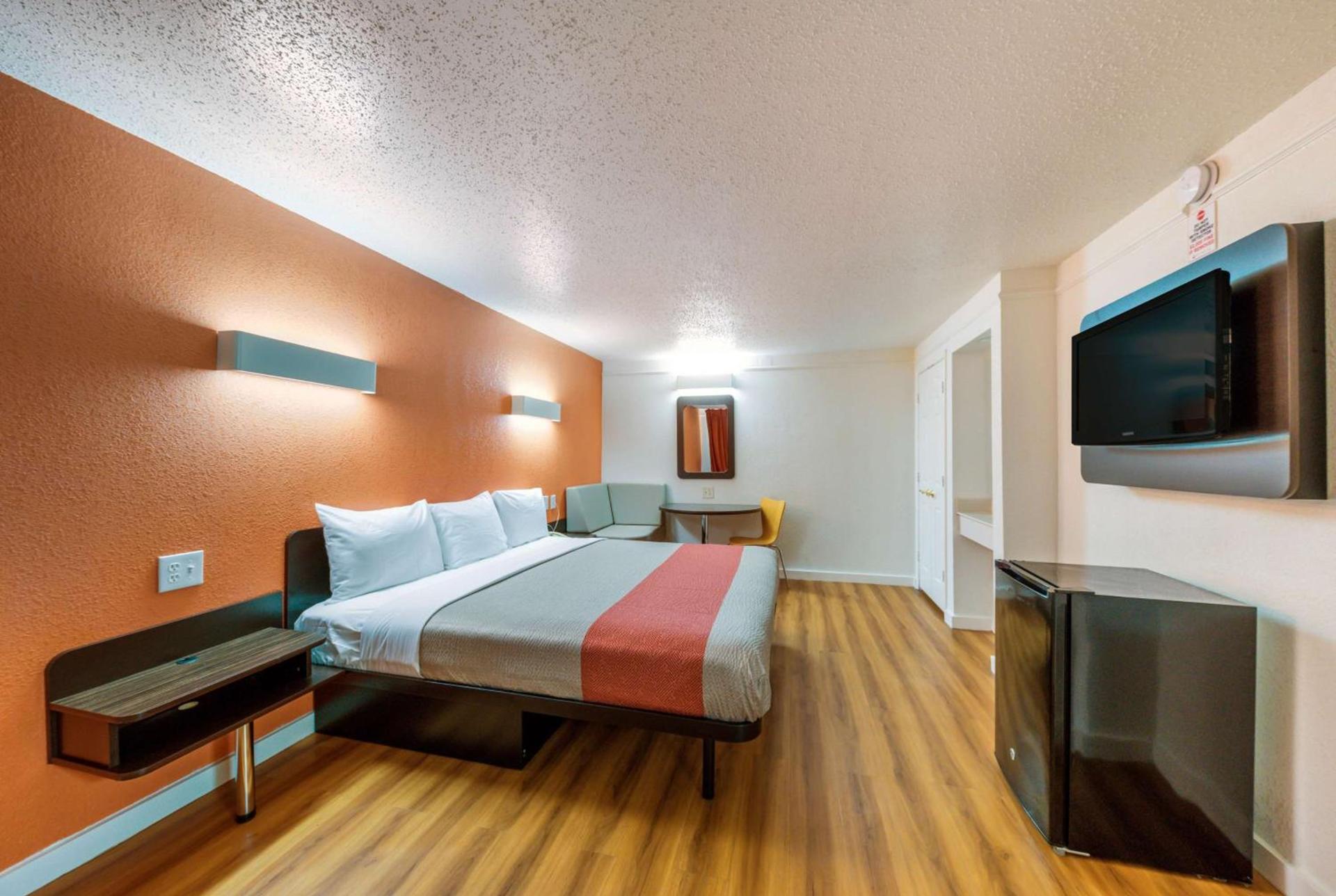 Motel 6-Dallas, TX - Farmers Branch photo 12