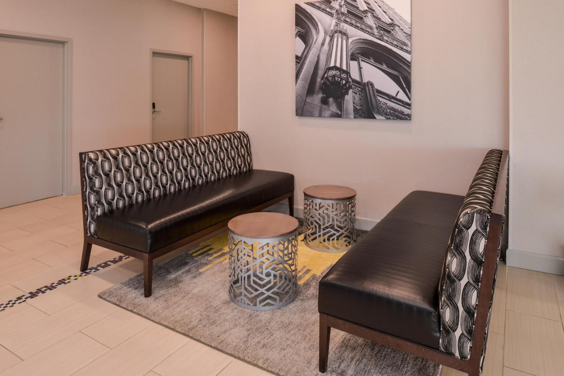La Quinta by Wyndham Indianapolis South photo 65
