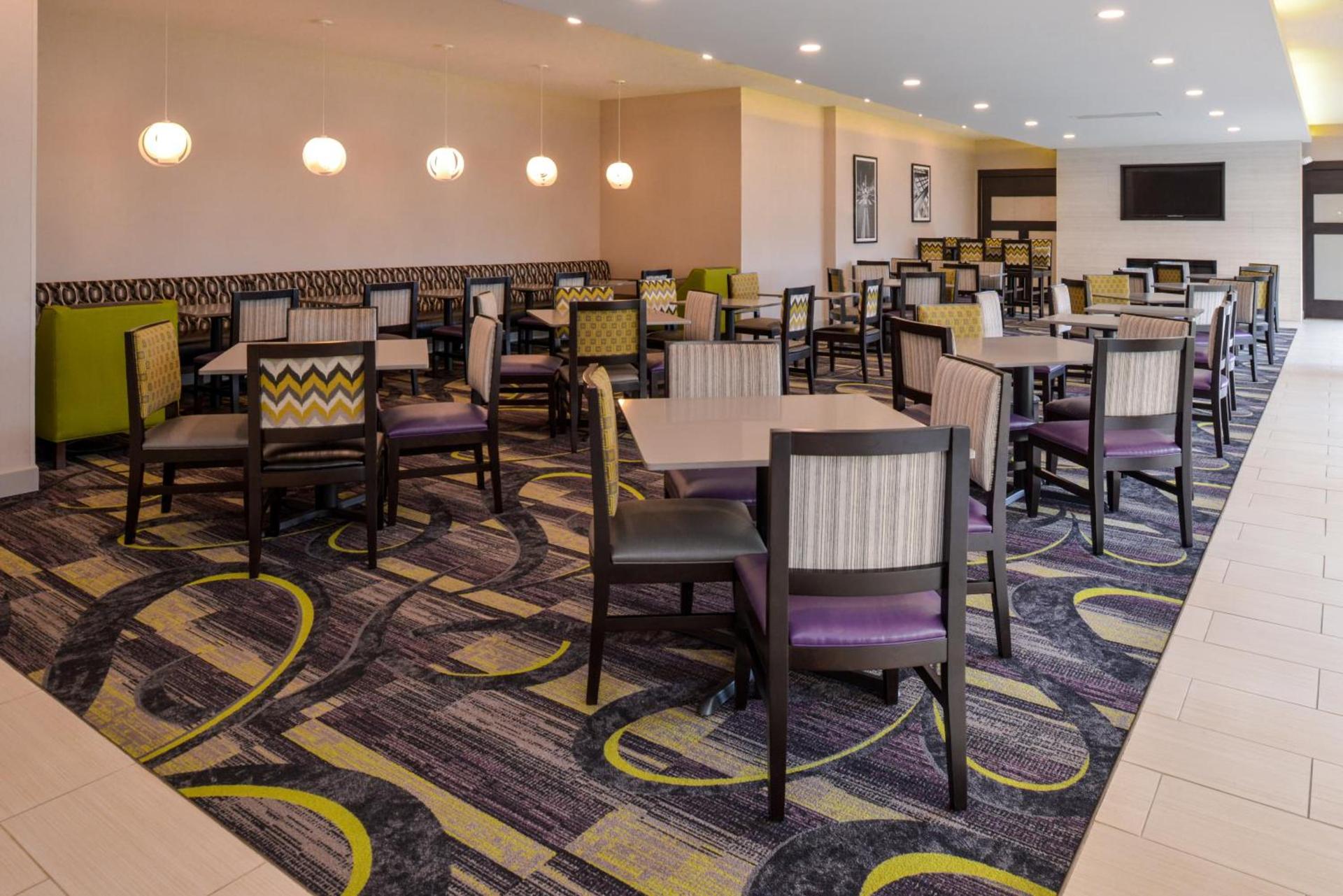 La Quinta by Wyndham Indianapolis South photo 67