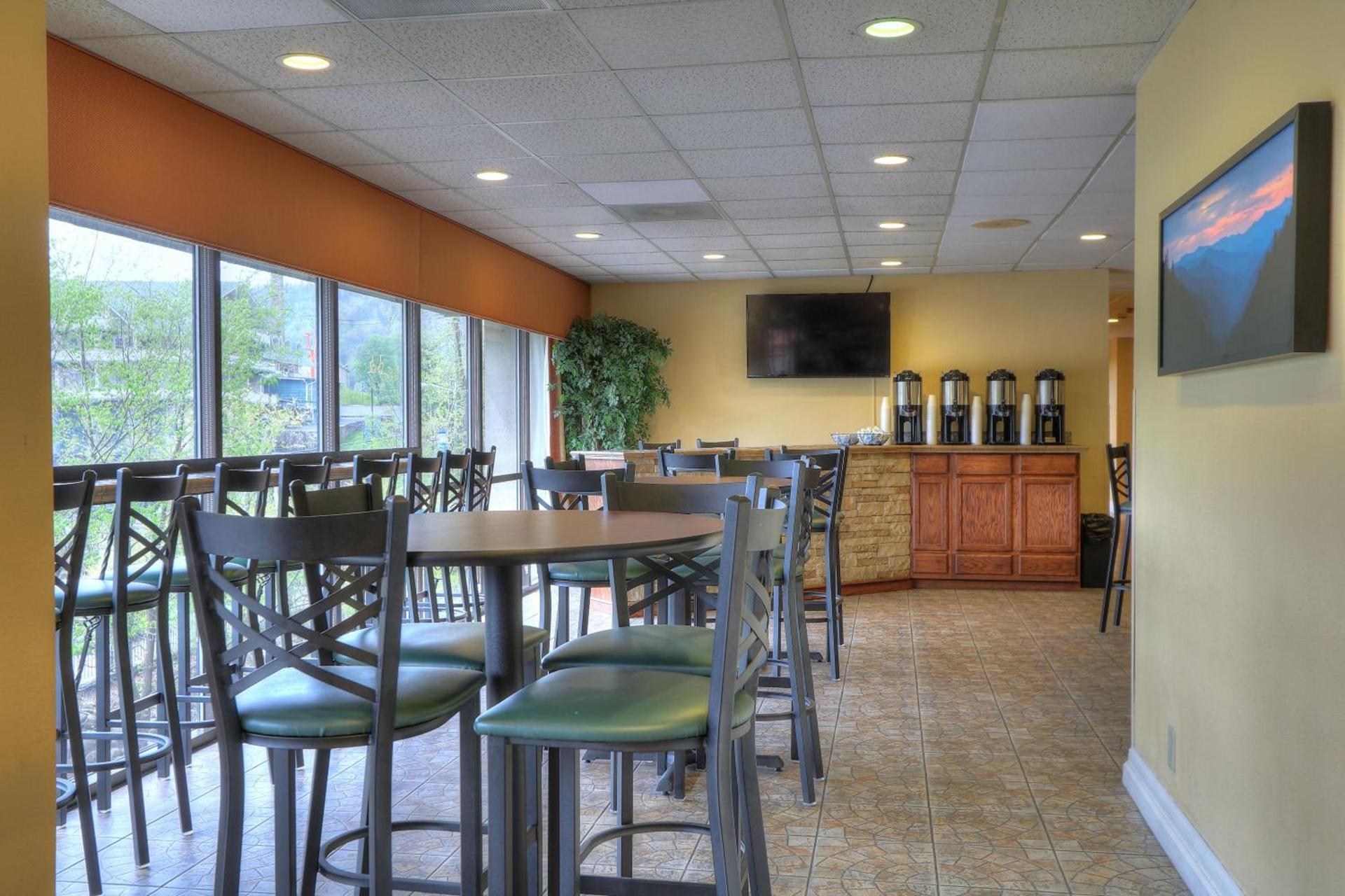 Edgewater Hotel and Conference Center photo 7