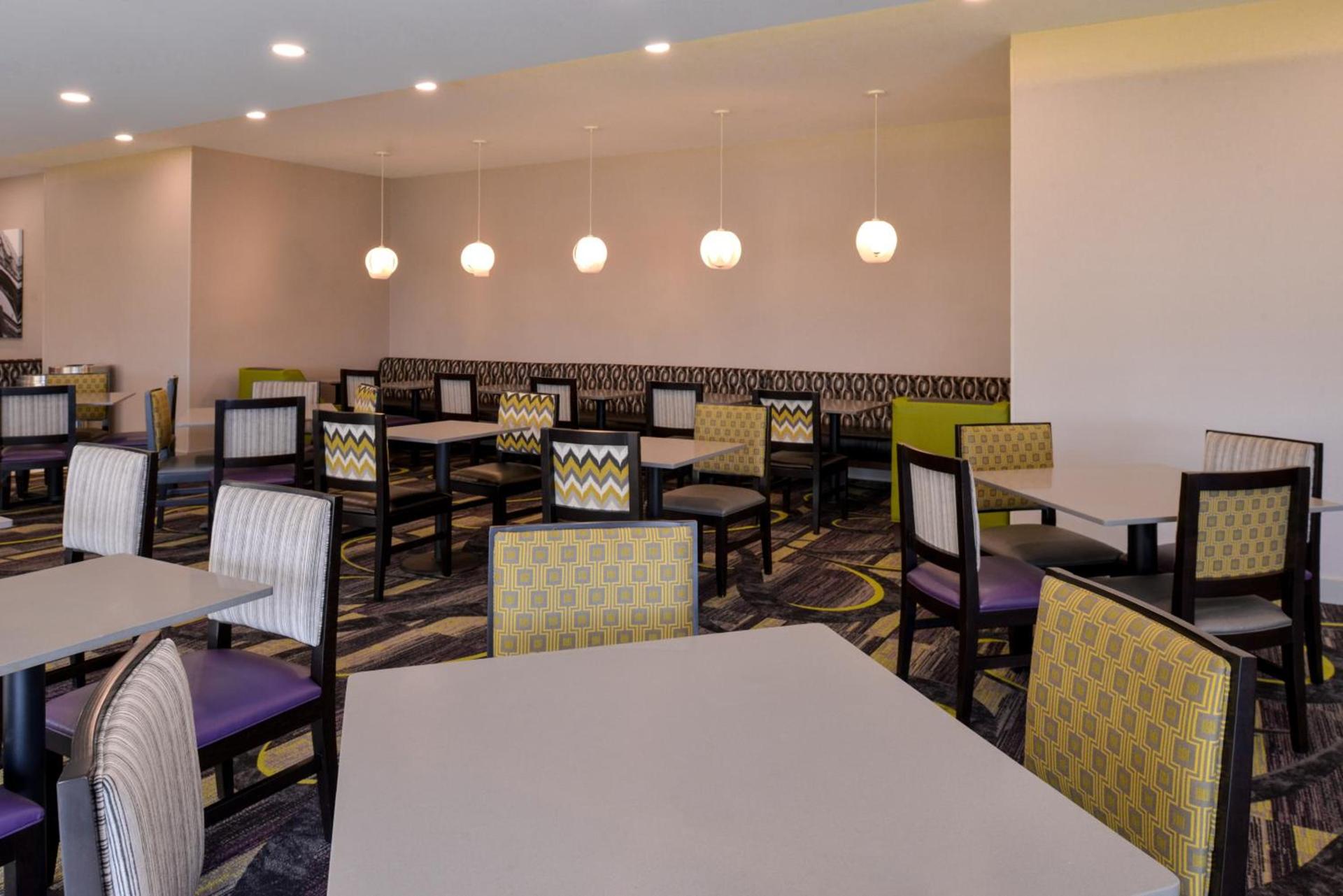 La Quinta by Wyndham Indianapolis South photo 68