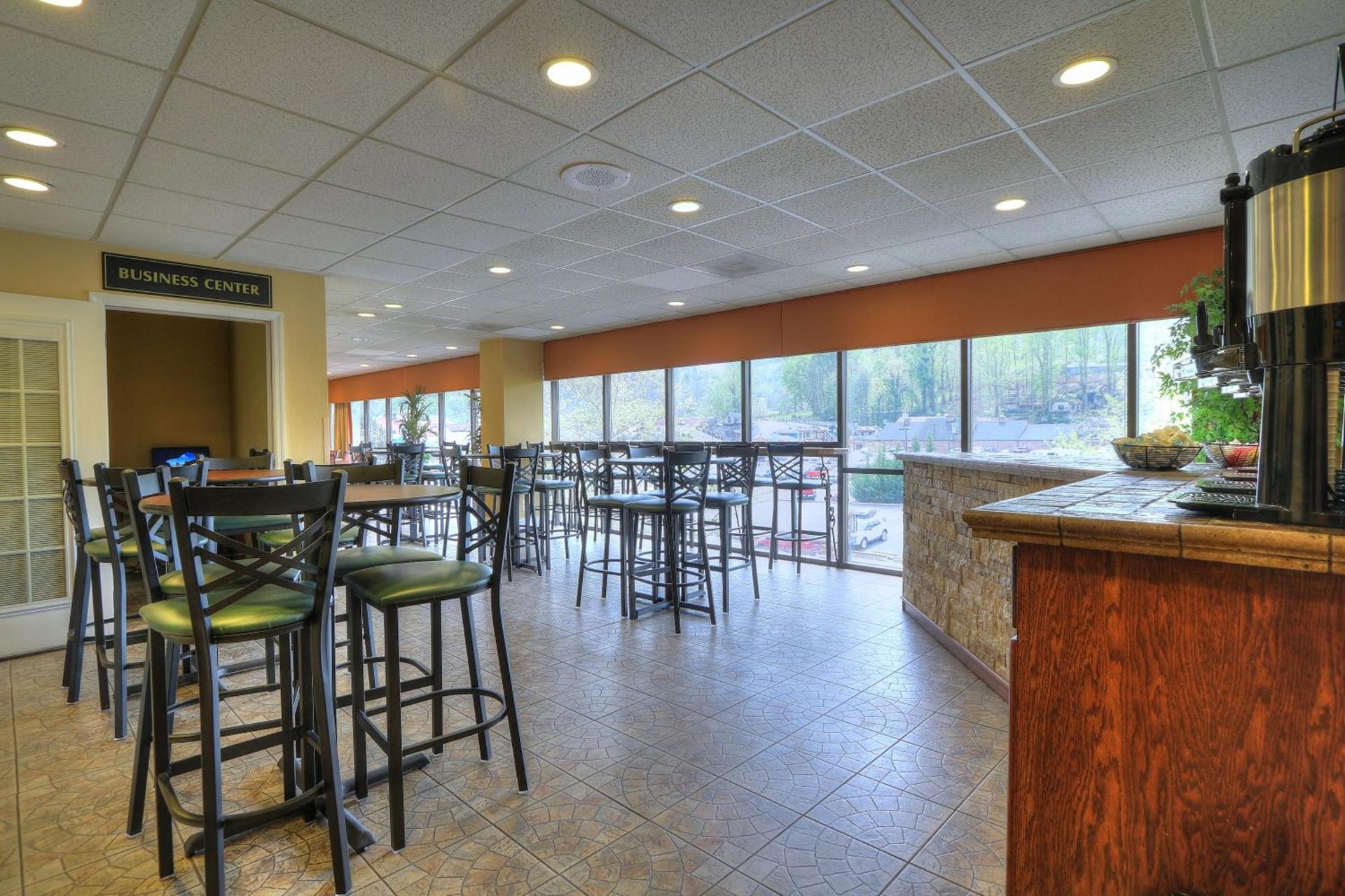 Edgewater Hotel and Conference Center photo 5