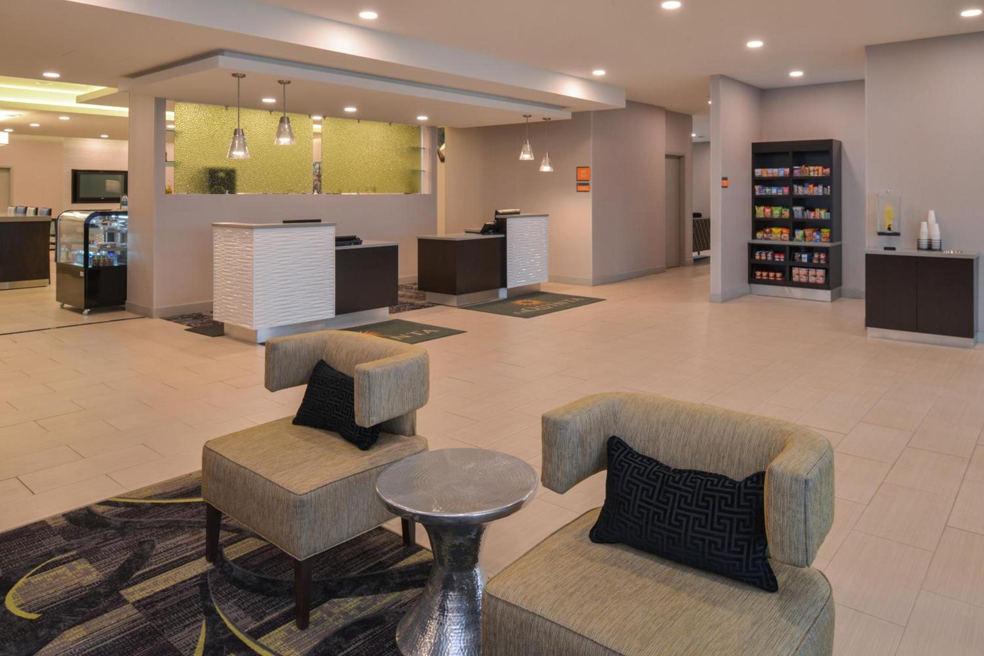 La Quinta by Wyndham Indianapolis South photo 2