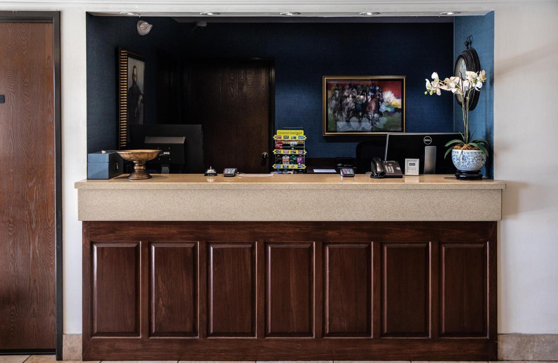 Hatfield Inn photo 8