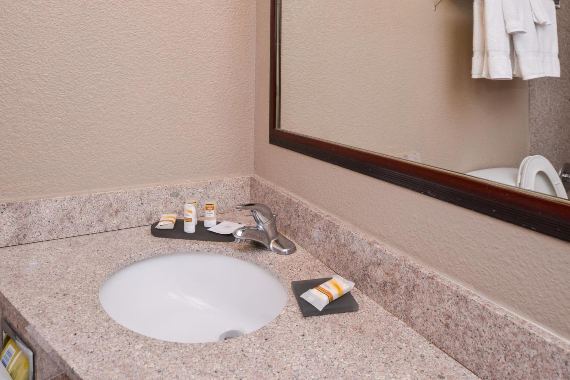 La Quinta by Wyndham Indianapolis South photo 50