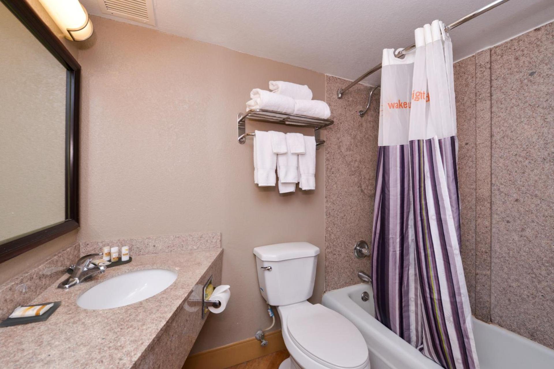 La Quinta by Wyndham Indianapolis South photo 42