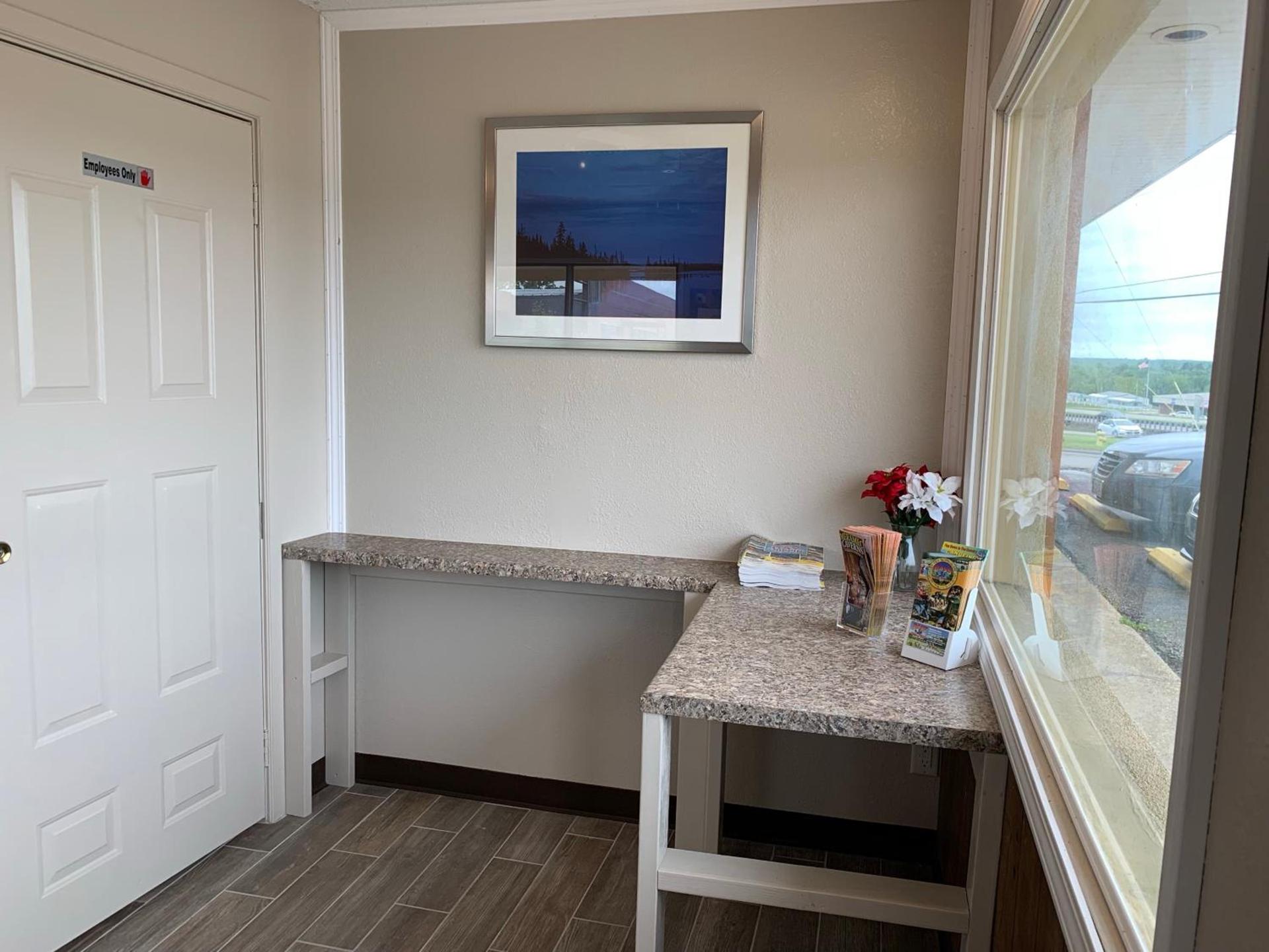 Regency Inn photo 3