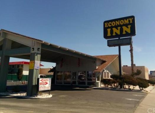 Economy Inn Barstow photo 10