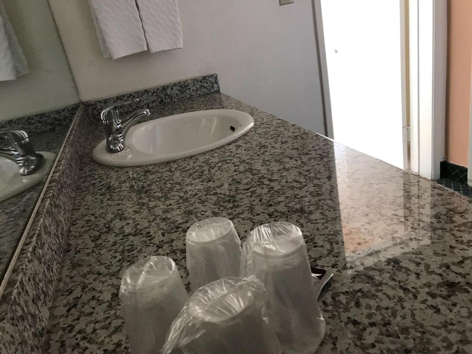 Economy Inn Barstow photo 48