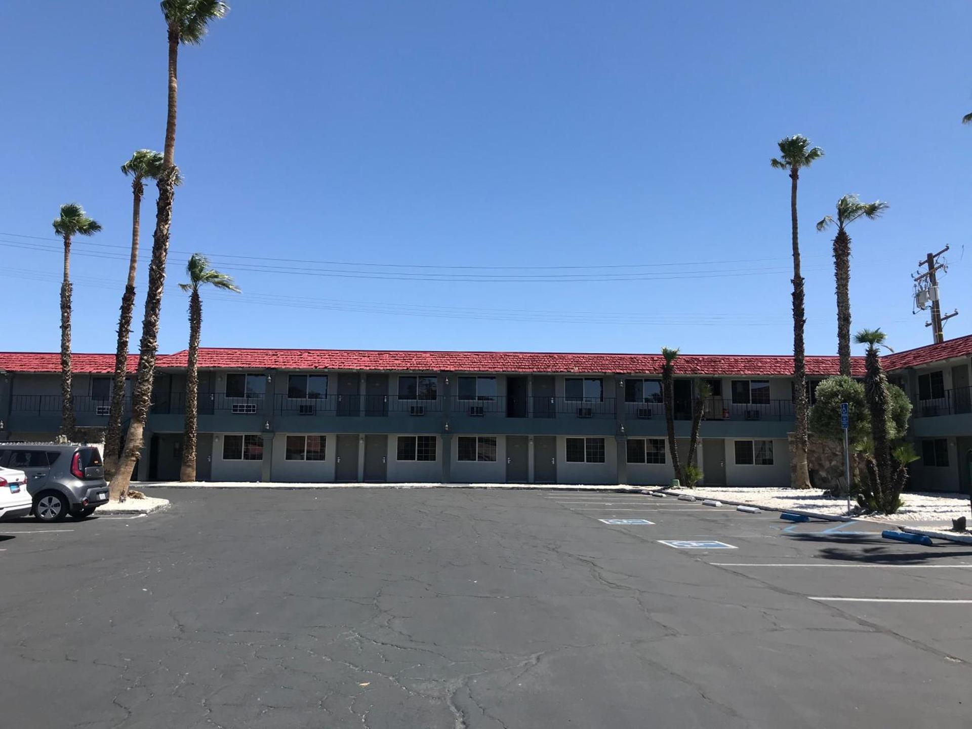 Economy Inn Barstow photo 7