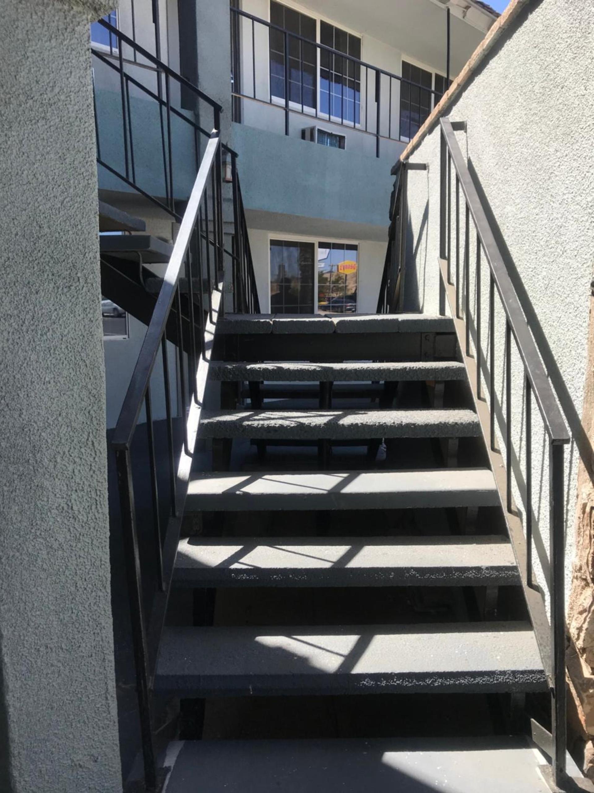 Economy Inn Barstow photo 13