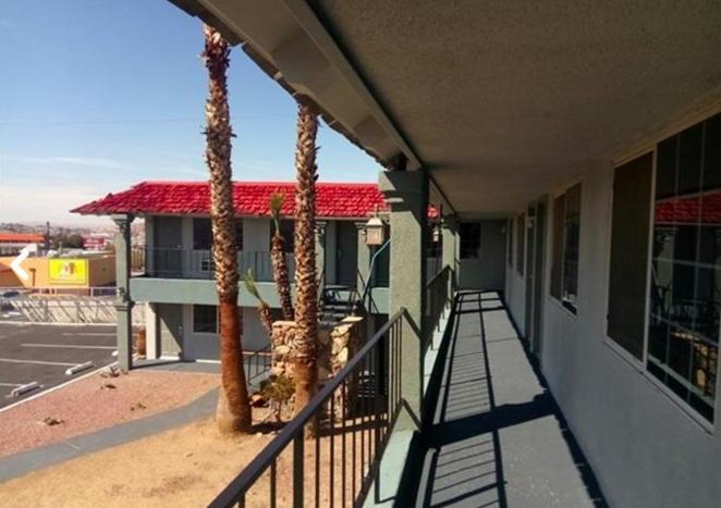 Economy Inn Barstow photo 6