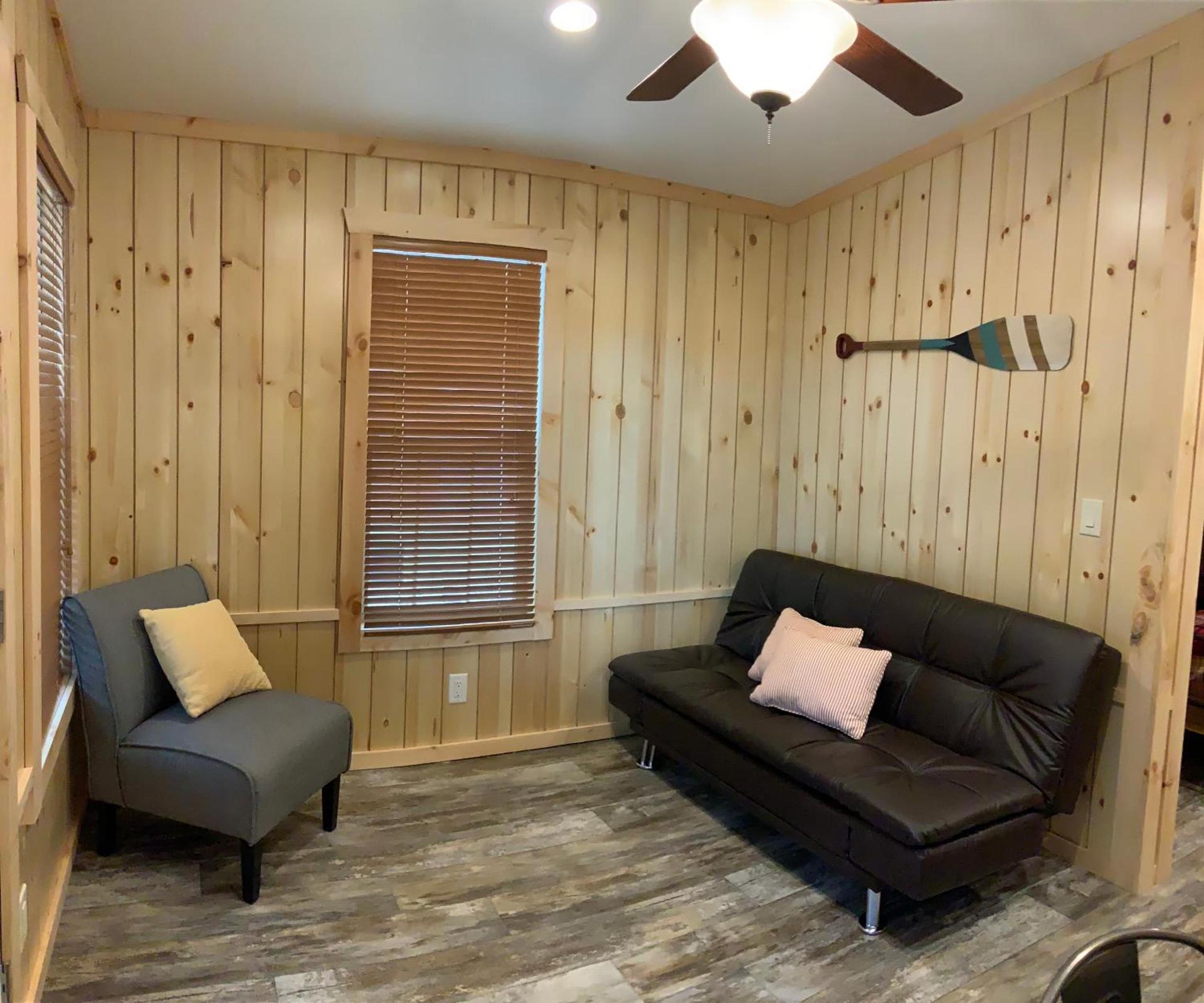 Rockerville Lodge & Cabins photo 84