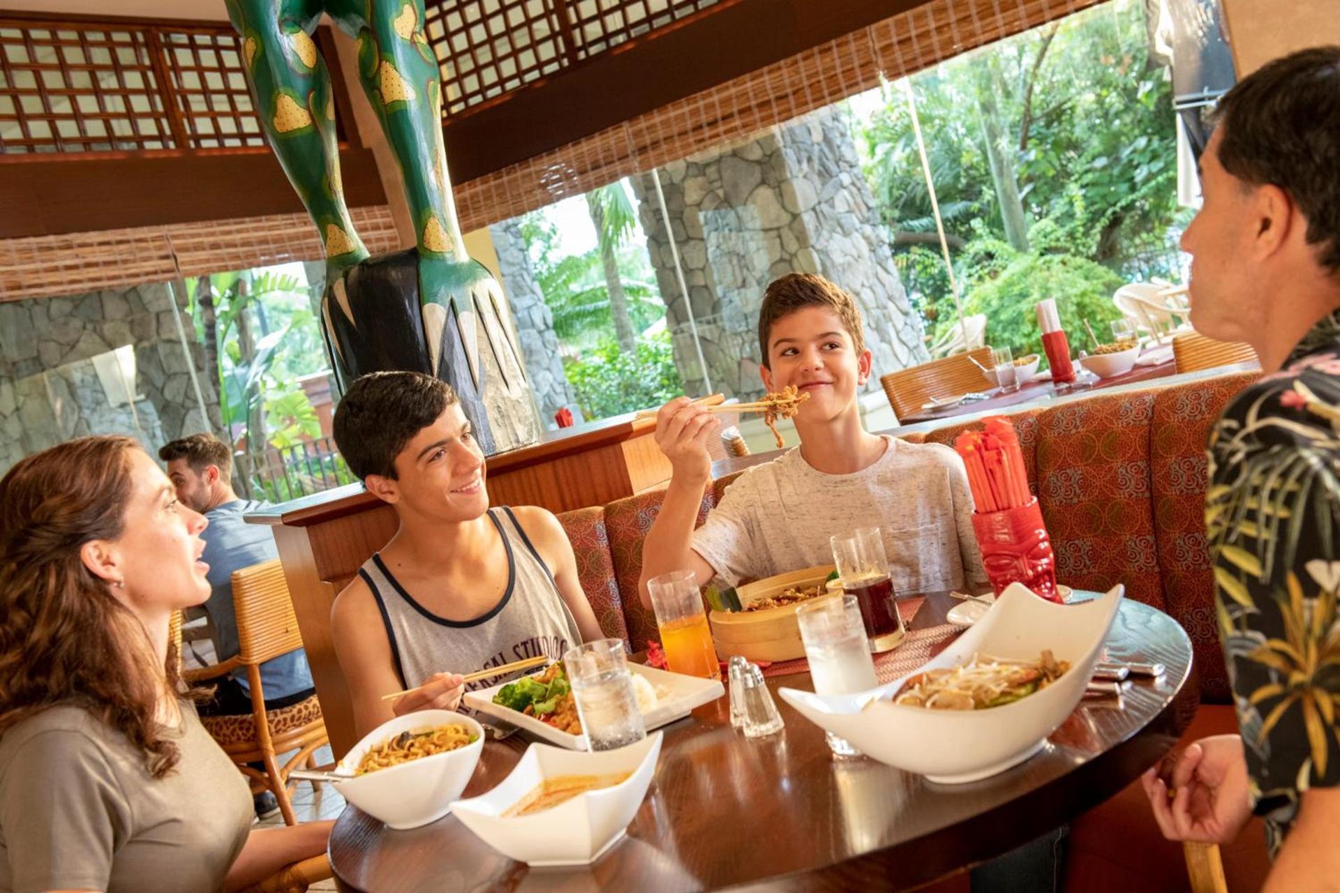 Universal's Loews Royal Pacific Resort photo 14