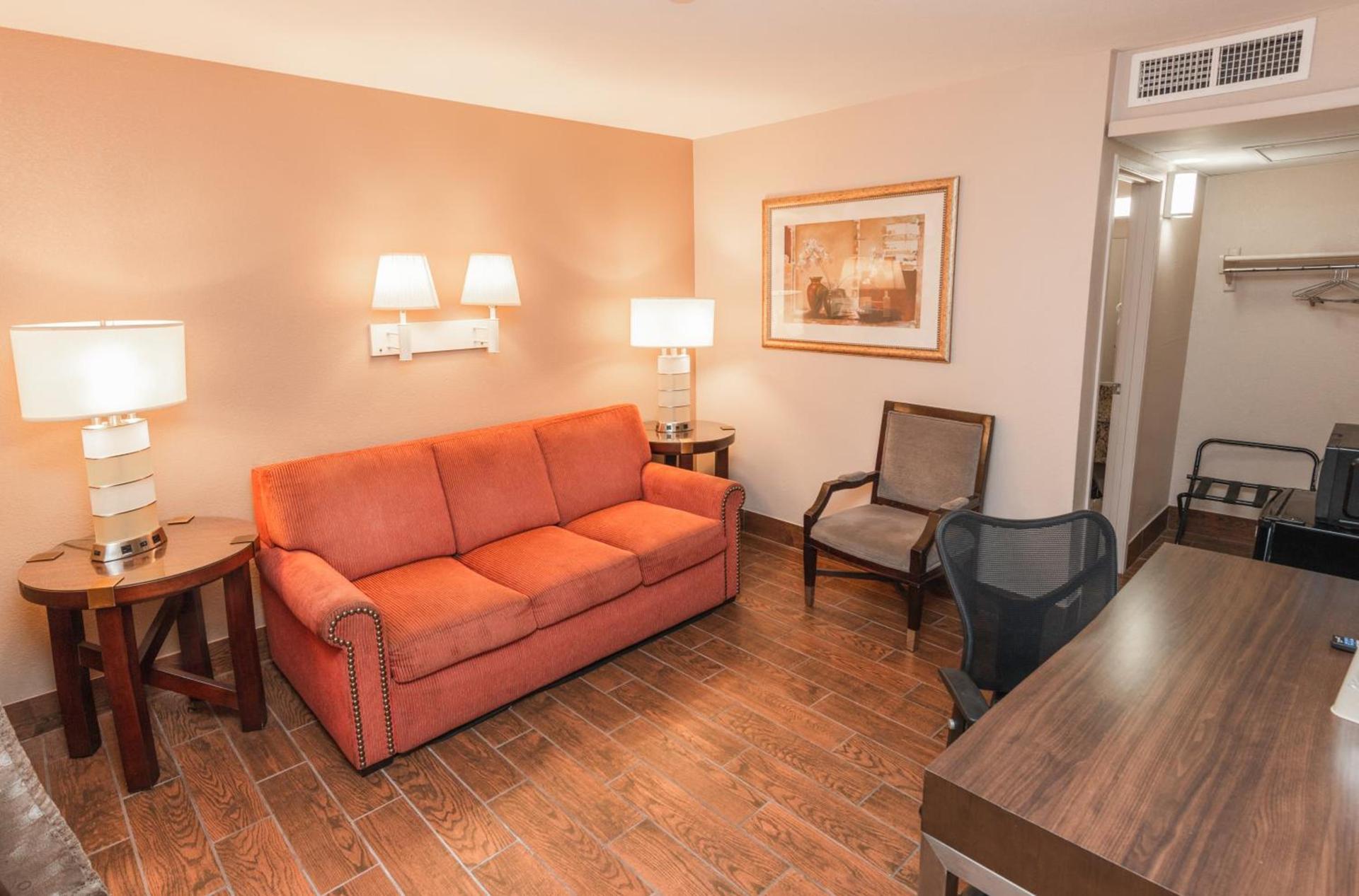 Econo Lodge Inn & Suites Yuma photo 2