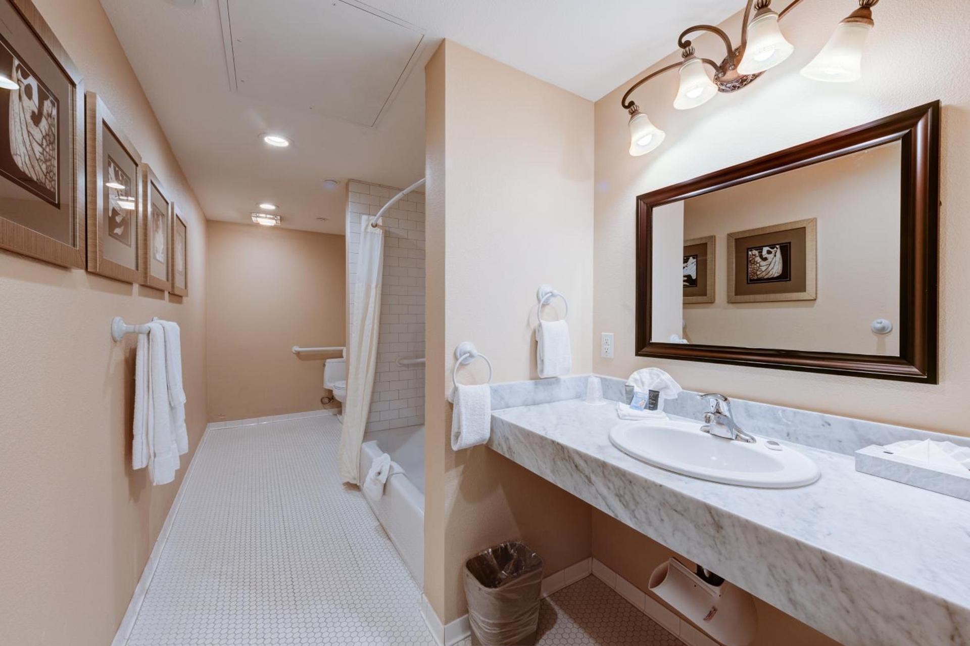 Gaslamp Plaza Suites photo 27