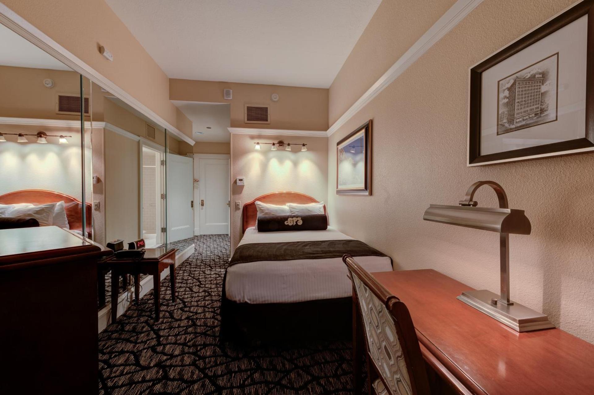 Gaslamp Plaza Suites photo 10