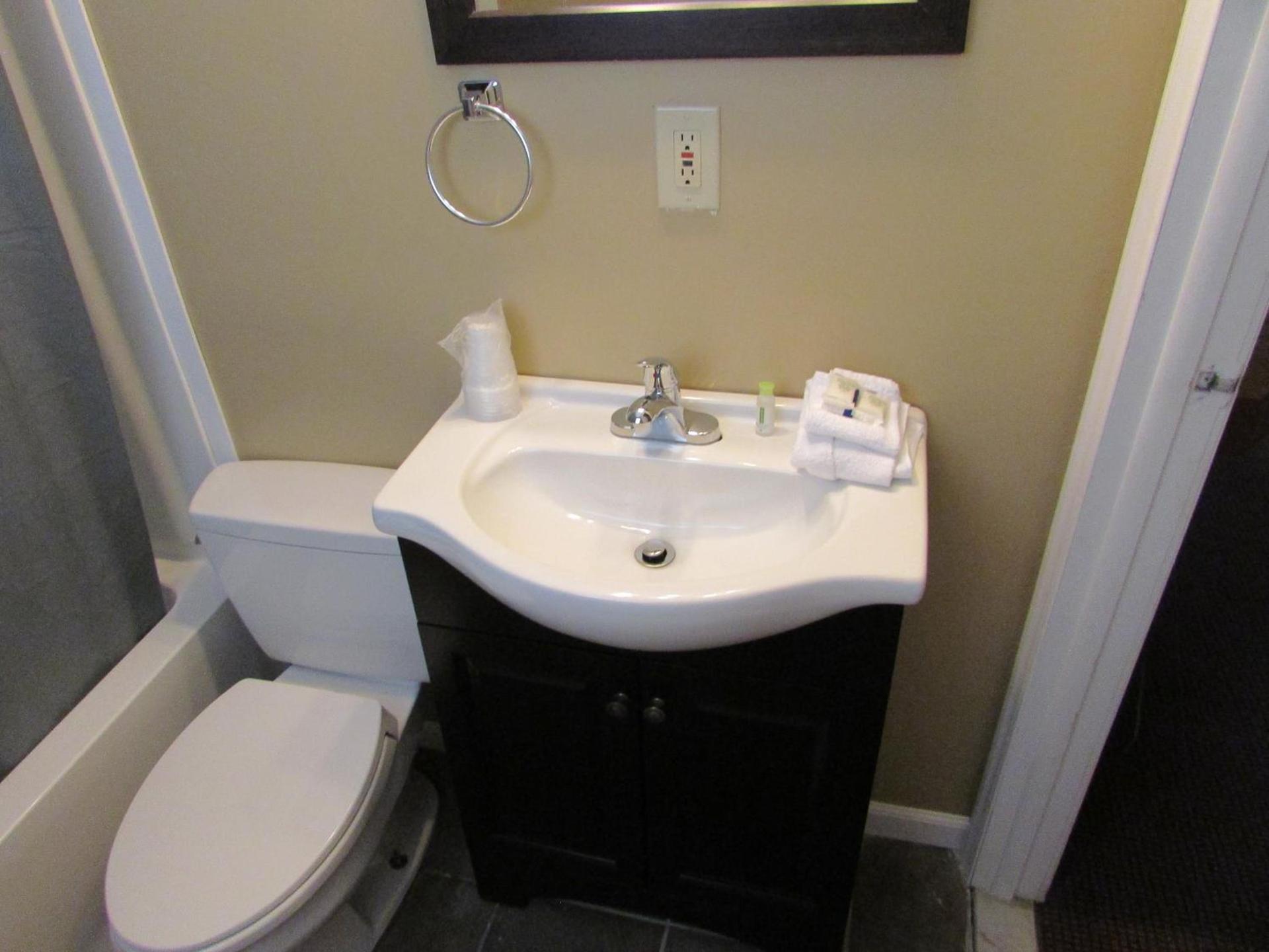 The Lake George Inn photo 11
