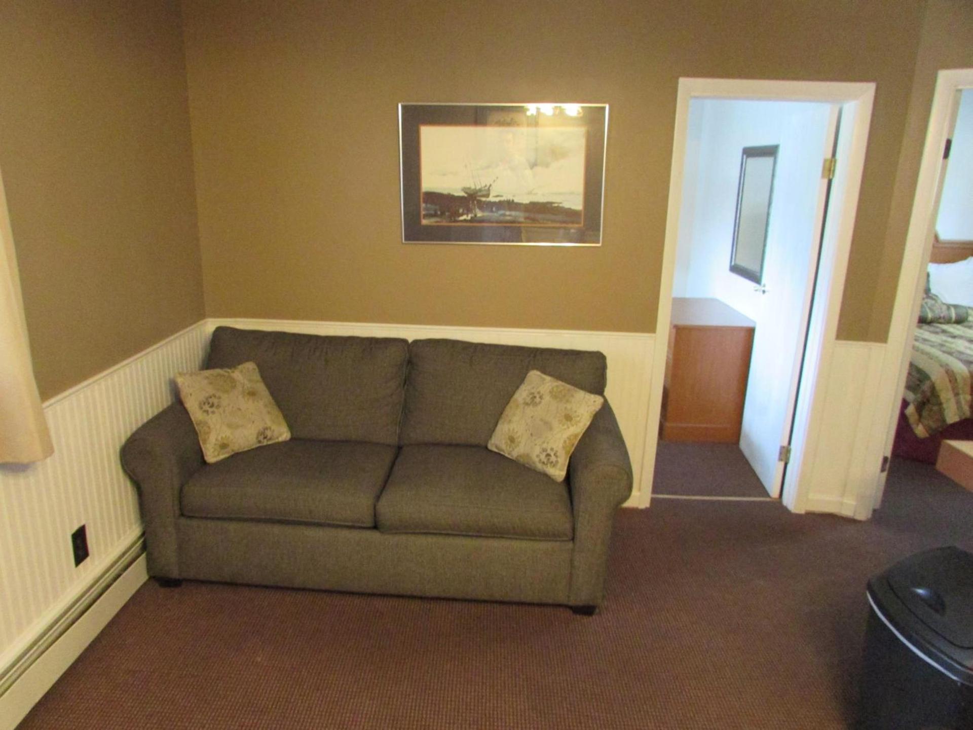 The Lake George Inn photo 19